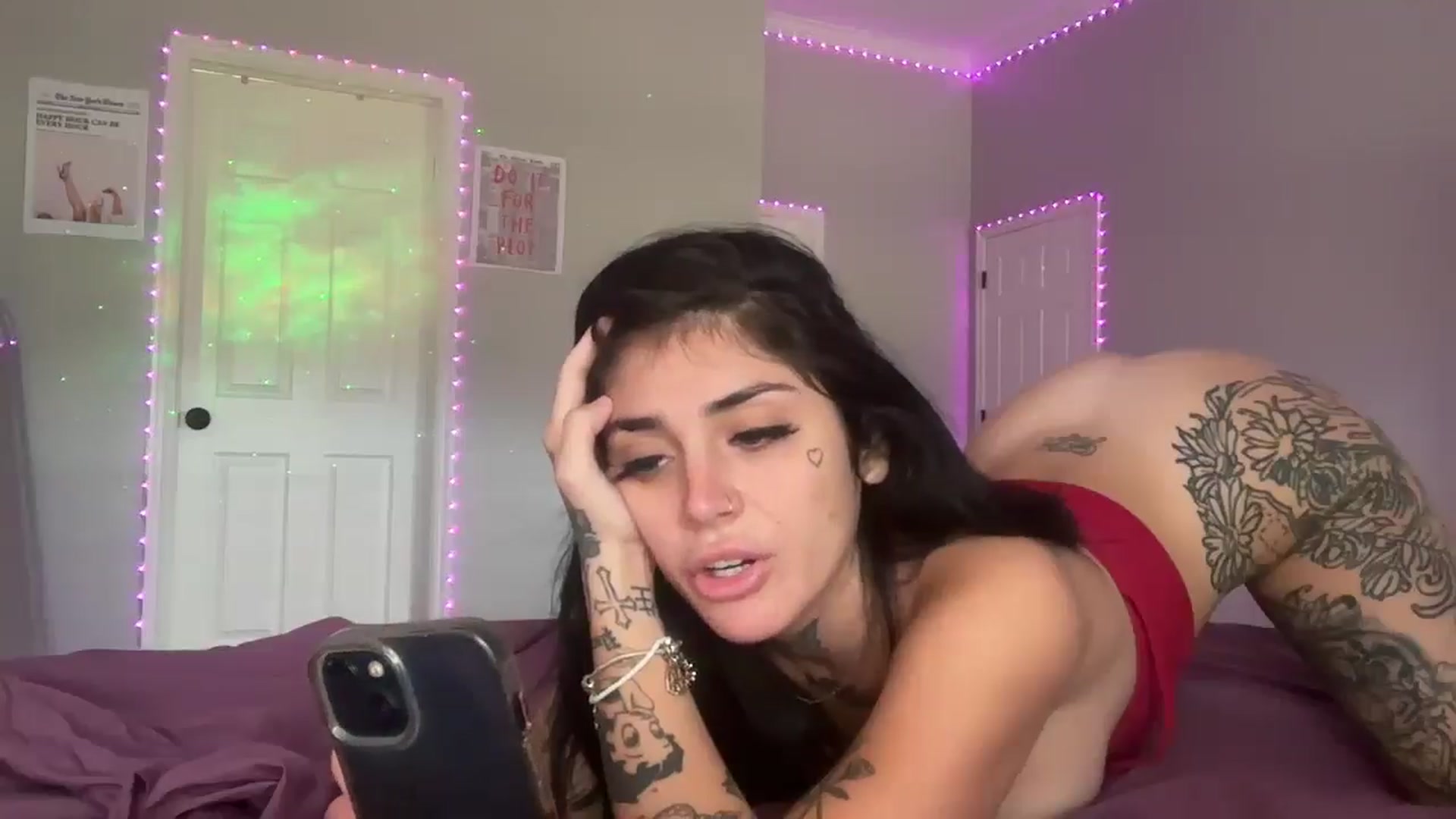 Gallery image thumbnail from JazmineJadexo's myfreecams stream on, 08/19/2025, 17:39 image 6 of 20