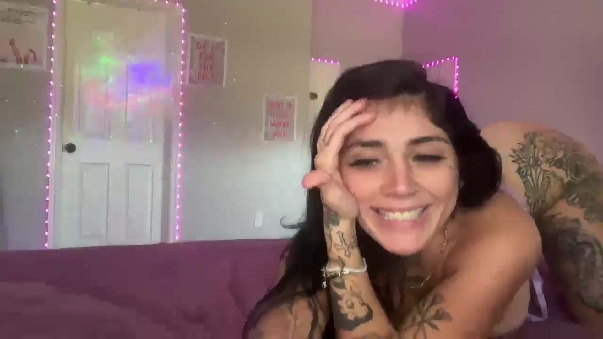 Gallery image thumbnail from JazmineJadexo's myfreecams stream on, 08/20/2025, 17:32 image 6 of 20
