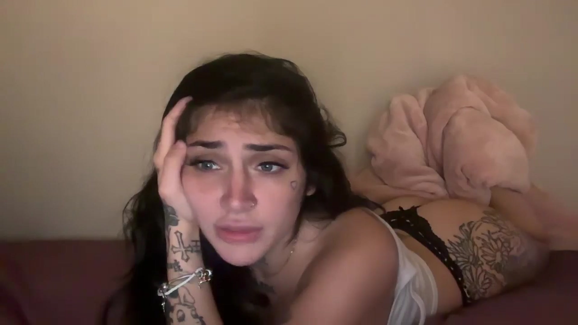 Gallery image thumbnail from JazmineJadexo's myfreecams stream on, 09/19/2025, 11:03 image 5 of 20