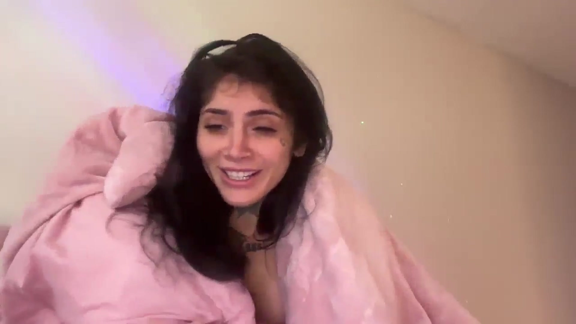 Gallery image thumbnail from JazmineJadexo's myfreecams stream on, 09/22/2025, 16:07 image 2 of 20