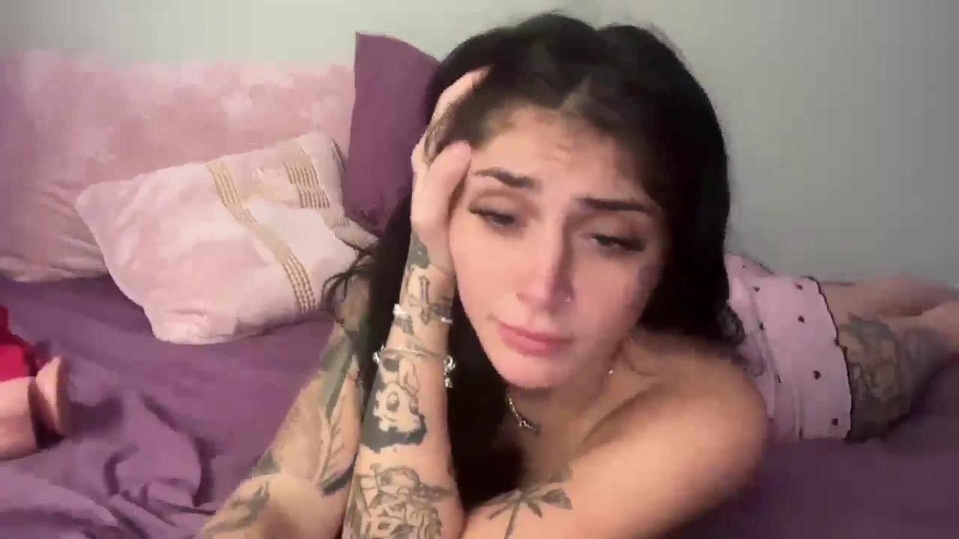 Gallery image thumbnail from JazmineJadexo's myfreecams stream on, 10/06/2025, 15:41 image 9 of 20
