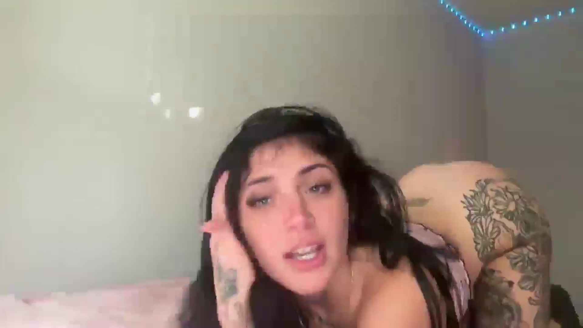 Gallery image thumbnail from JazmineJadexo's myfreecams stream on, 11/12/2025, 14:35 image 17 of 20