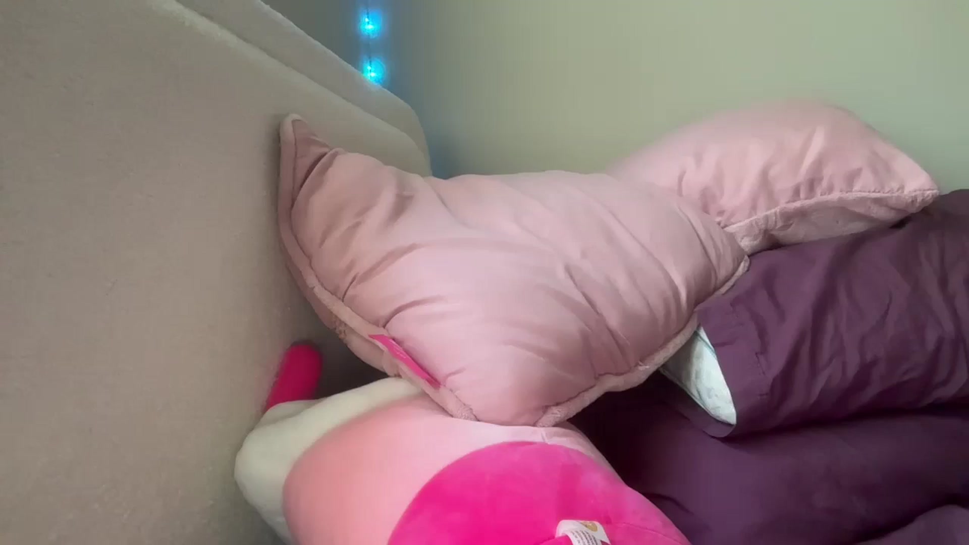 Gallery image thumbnail from JazmineJadexo's myfreecams stream on, 11/19/2025, 16:31 image 6 of 20