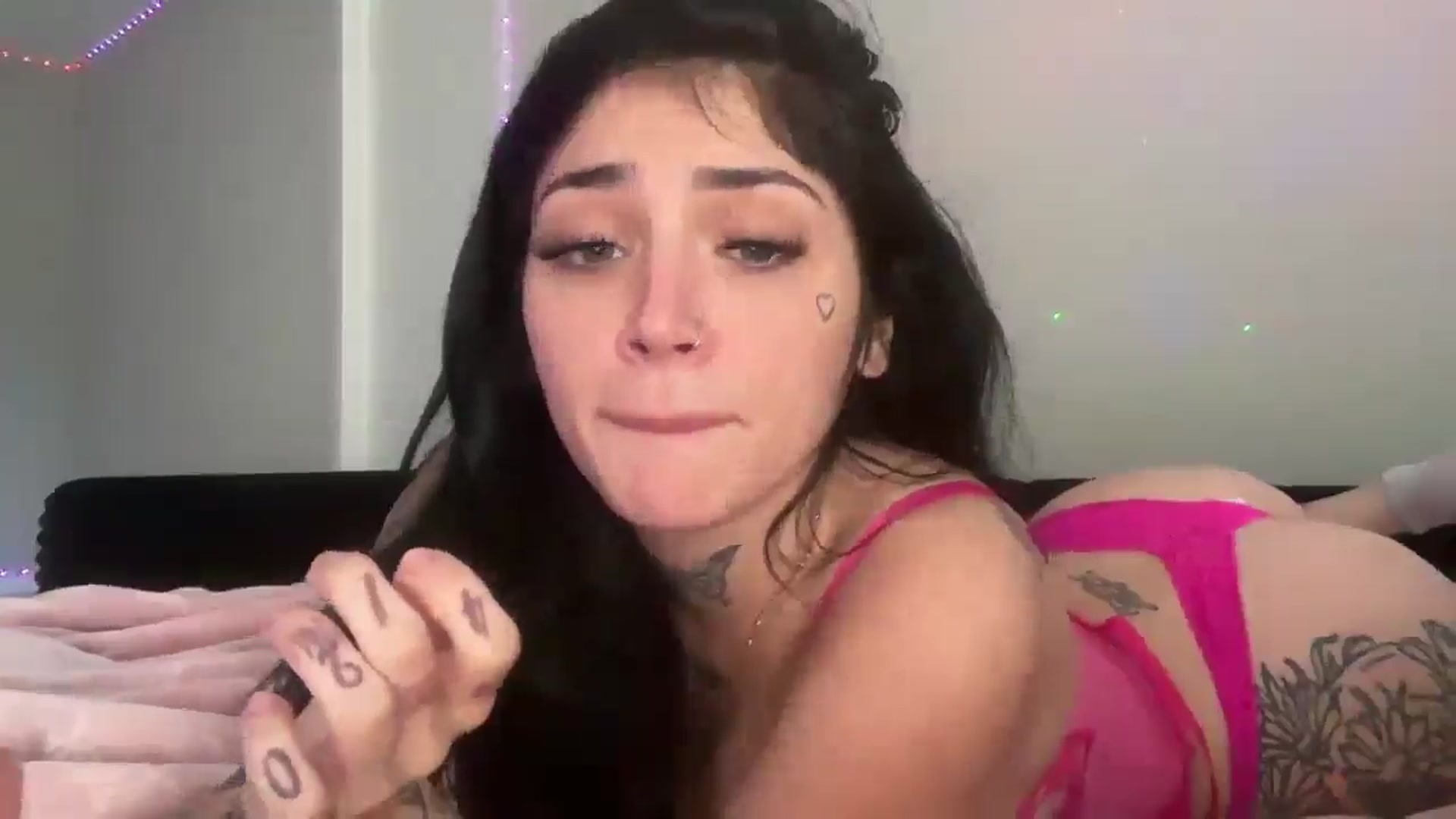 Gallery image thumbnail from JazmineJadexo's myfreecams stream on, 12/10/2025, 15:36 image 3 of 20