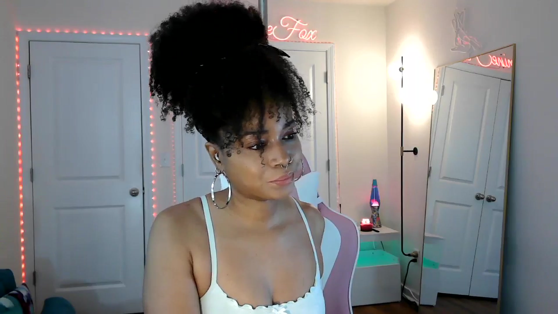 Gallery image thumbnail from Jazminefox's myfreecams stream on, 04/22/2026, 18:28 image 9 of 20
