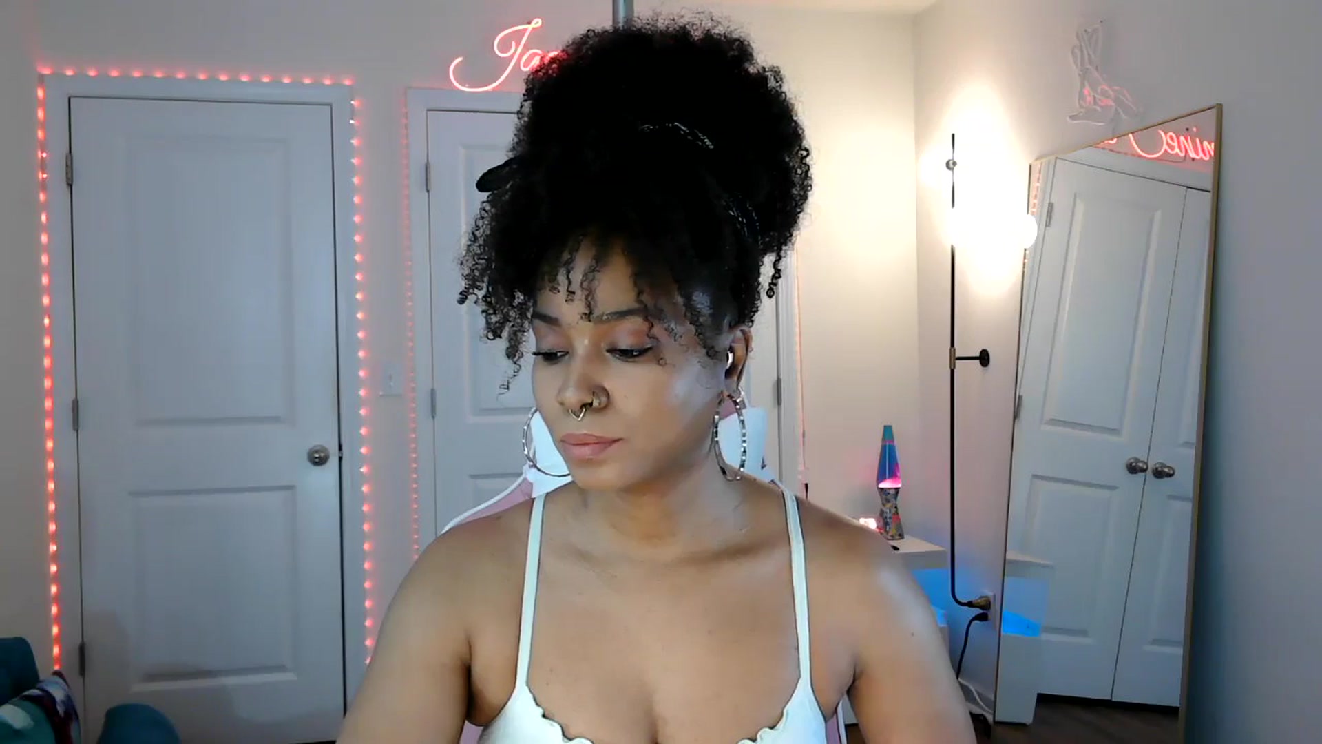 Gallery image thumbnail from Jazminefox's myfreecams stream on, 04/22/2026, 18:28 image 2 of 20