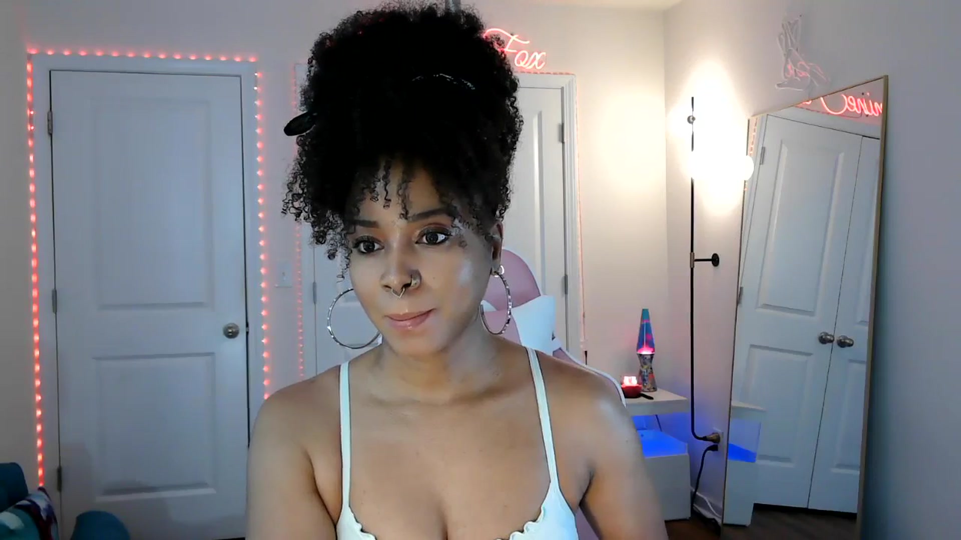 Gallery image thumbnail from Jazminefox's myfreecams stream on, 04/22/2026, 18:28 image 7 of 20