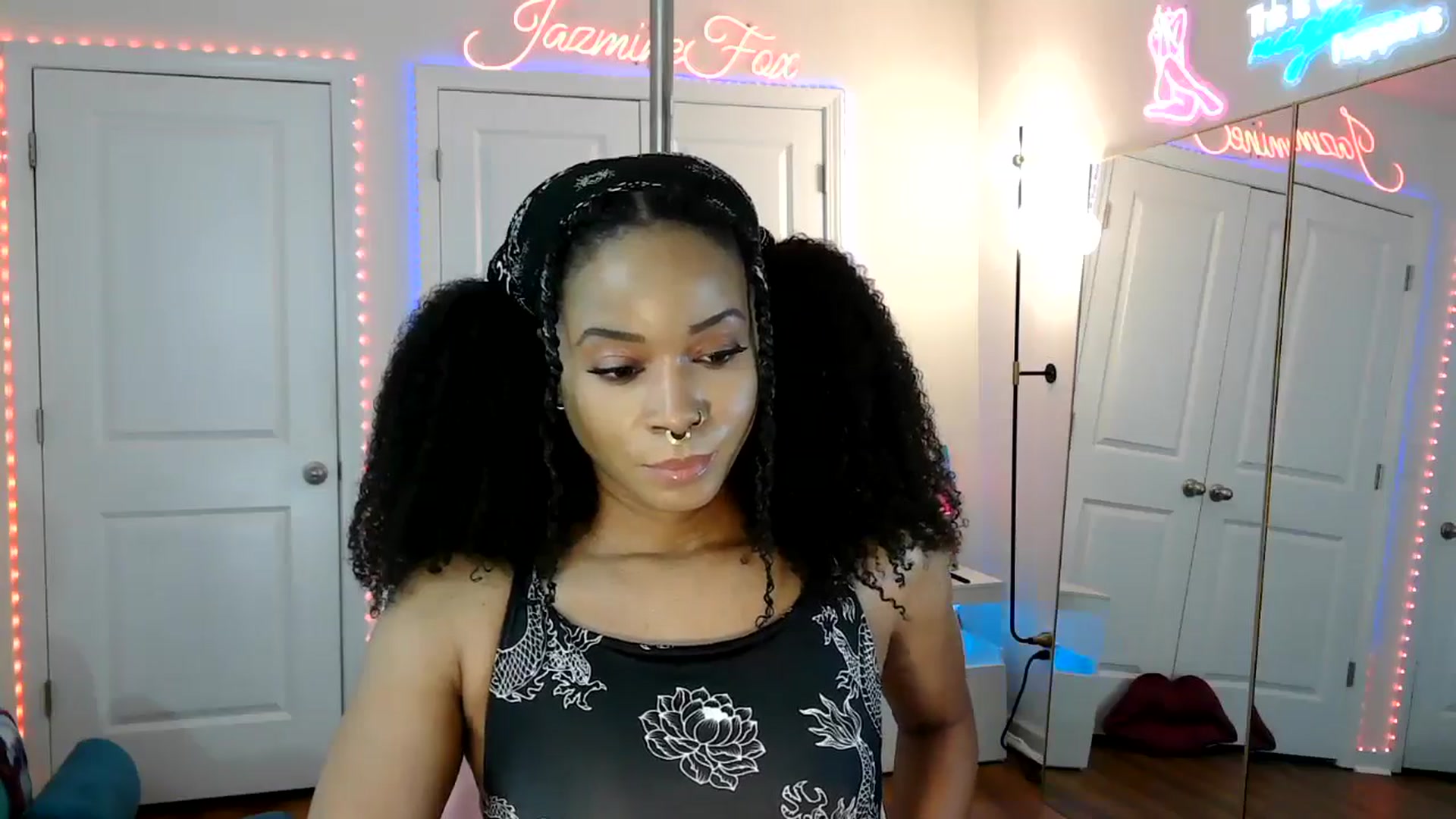 Gallery image thumbnail from Jazminefox's myfreecams stream on, 05/05/2026, 16:42 image 16 of 20