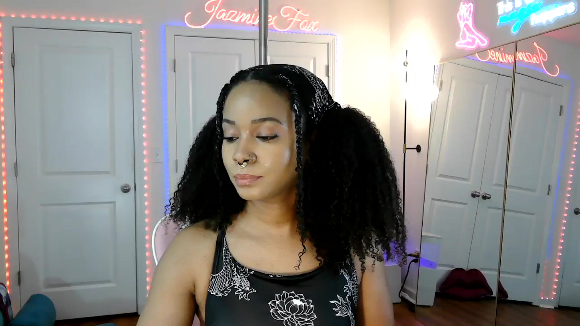 Gallery image thumbnail from Jazminefox's myfreecams stream on, 05/05/2026, 16:42 image 15 of 20