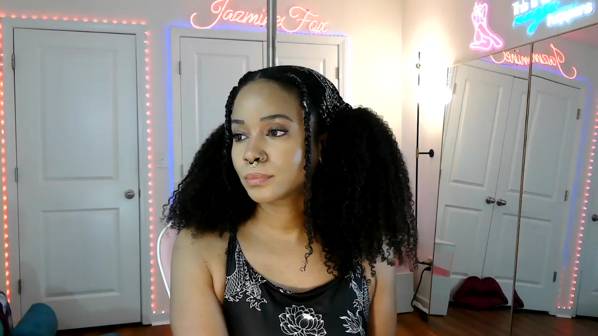 Gallery image thumbnail from Jazminefox's myfreecams stream on, 05/05/2026, 16:42 image 18 of 20