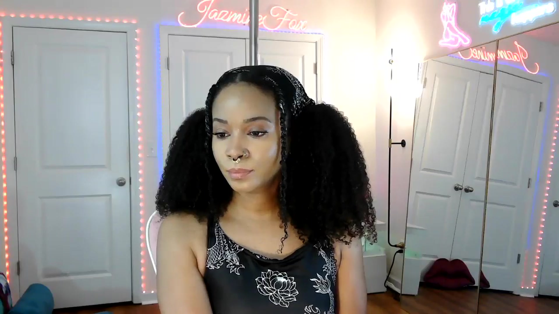 Gallery image thumbnail from Jazminefox's myfreecams stream on, 05/05/2026, 16:42 image 12 of 20