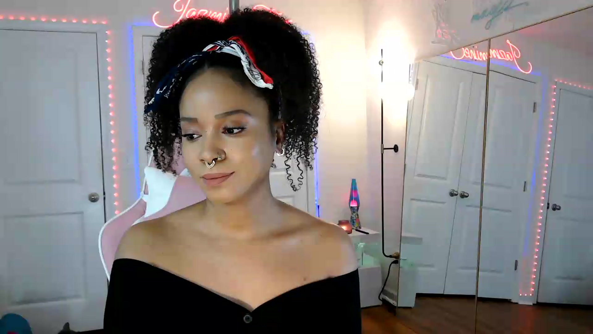 Gallery image thumbnail from Jazminefox's myfreecams stream on, 05/12/2026, 19:52 image 10 of 20