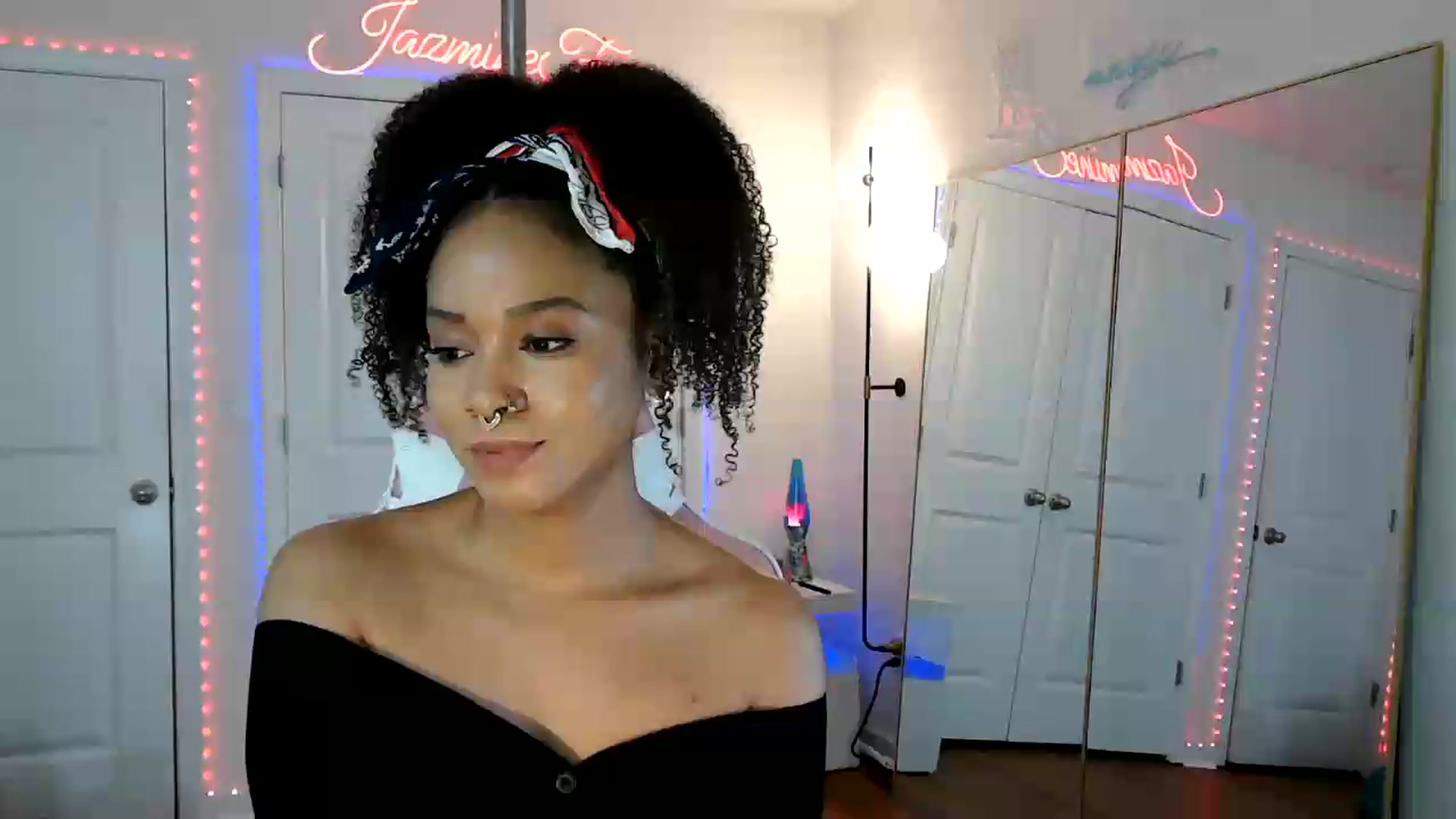 Gallery image thumbnail from Jazminefox's myfreecams stream on, 05/12/2026, 19:52 image 18 of 20