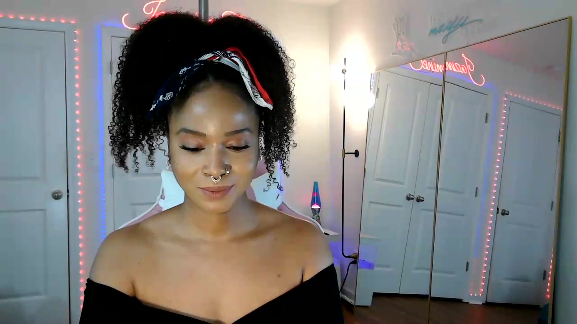 Gallery image thumbnail from Jazminefox's myfreecams stream on, 05/12/2026, 19:52 image 19 of 20