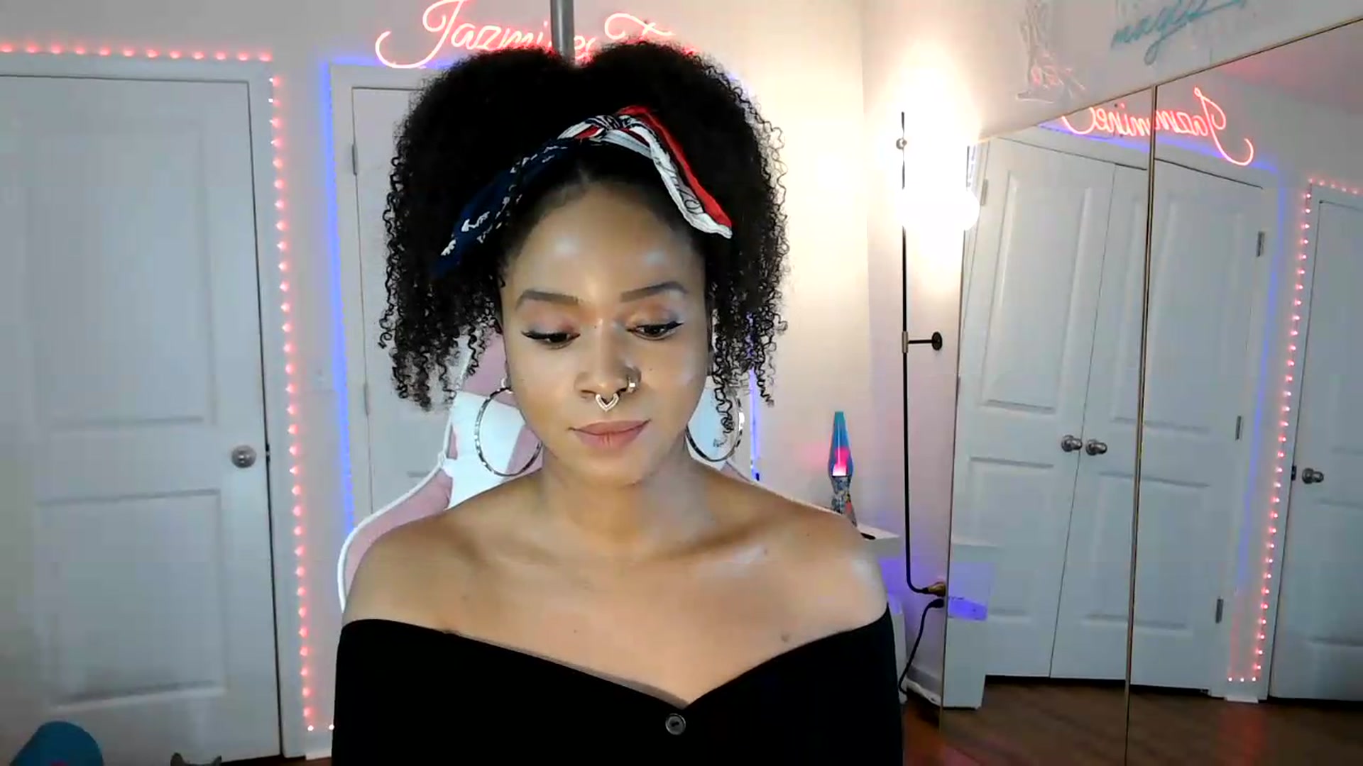 Gallery image thumbnail from Jazminefox's myfreecams stream on, 05/12/2026, 19:52 image 5 of 20