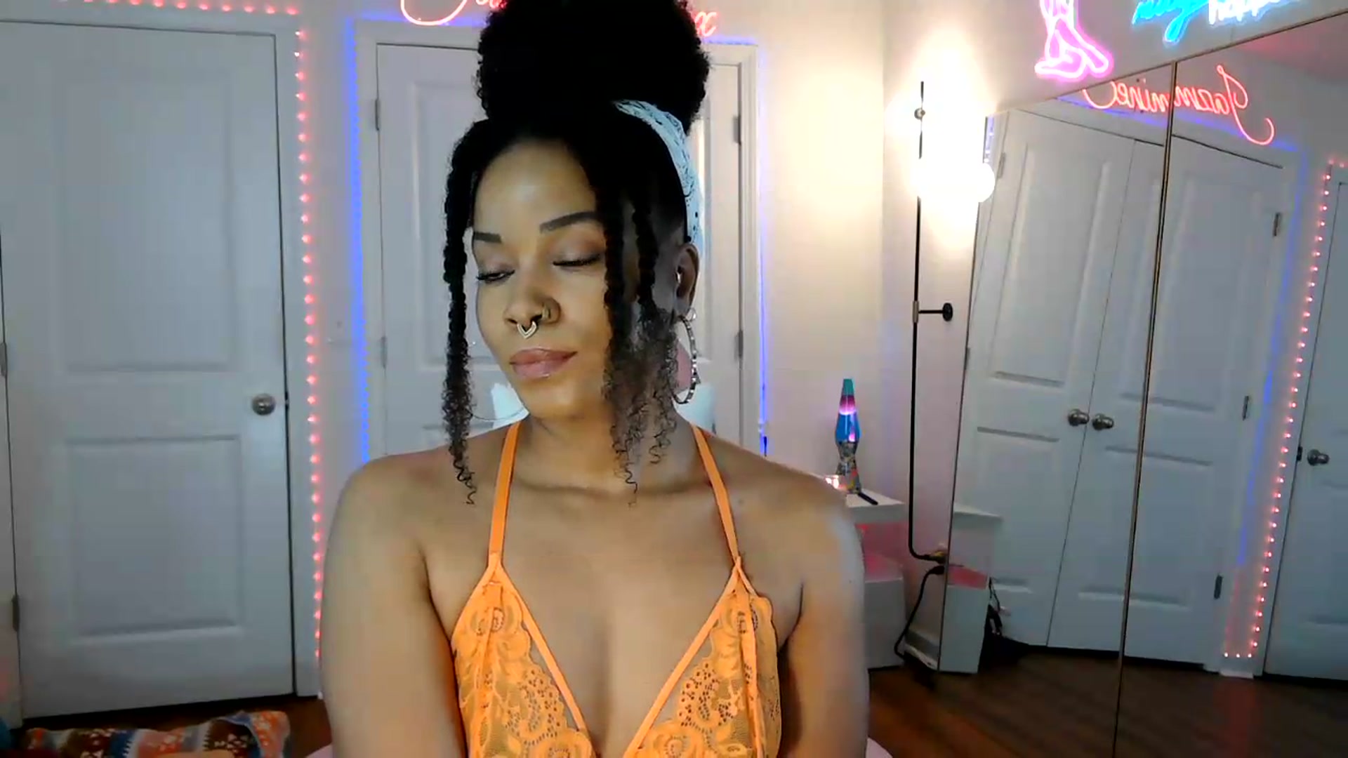 Gallery image thumbnail from Jazminefox's myfreecams stream on, 05/16/2026, 16:55 image 13 of 20