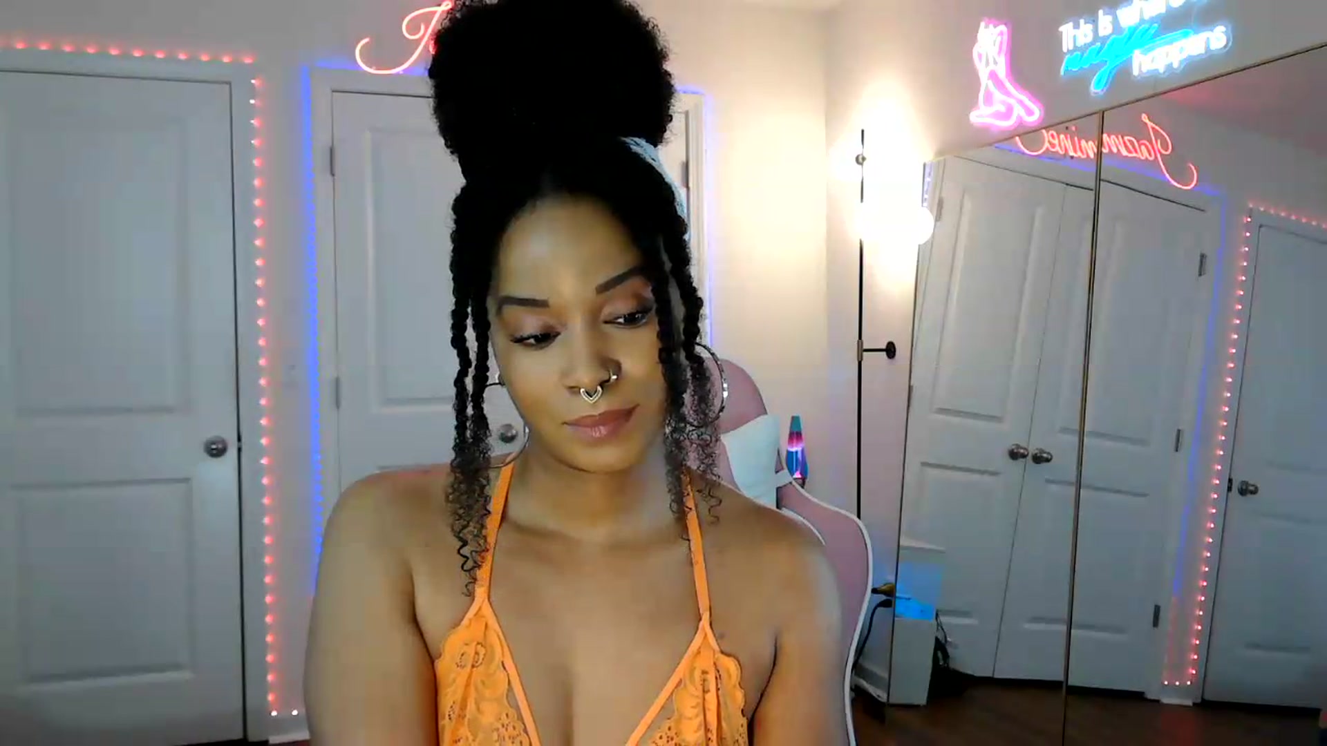 Gallery image thumbnail from Jazminefox's myfreecams stream on, 05/16/2026, 16:55 image 7 of 20