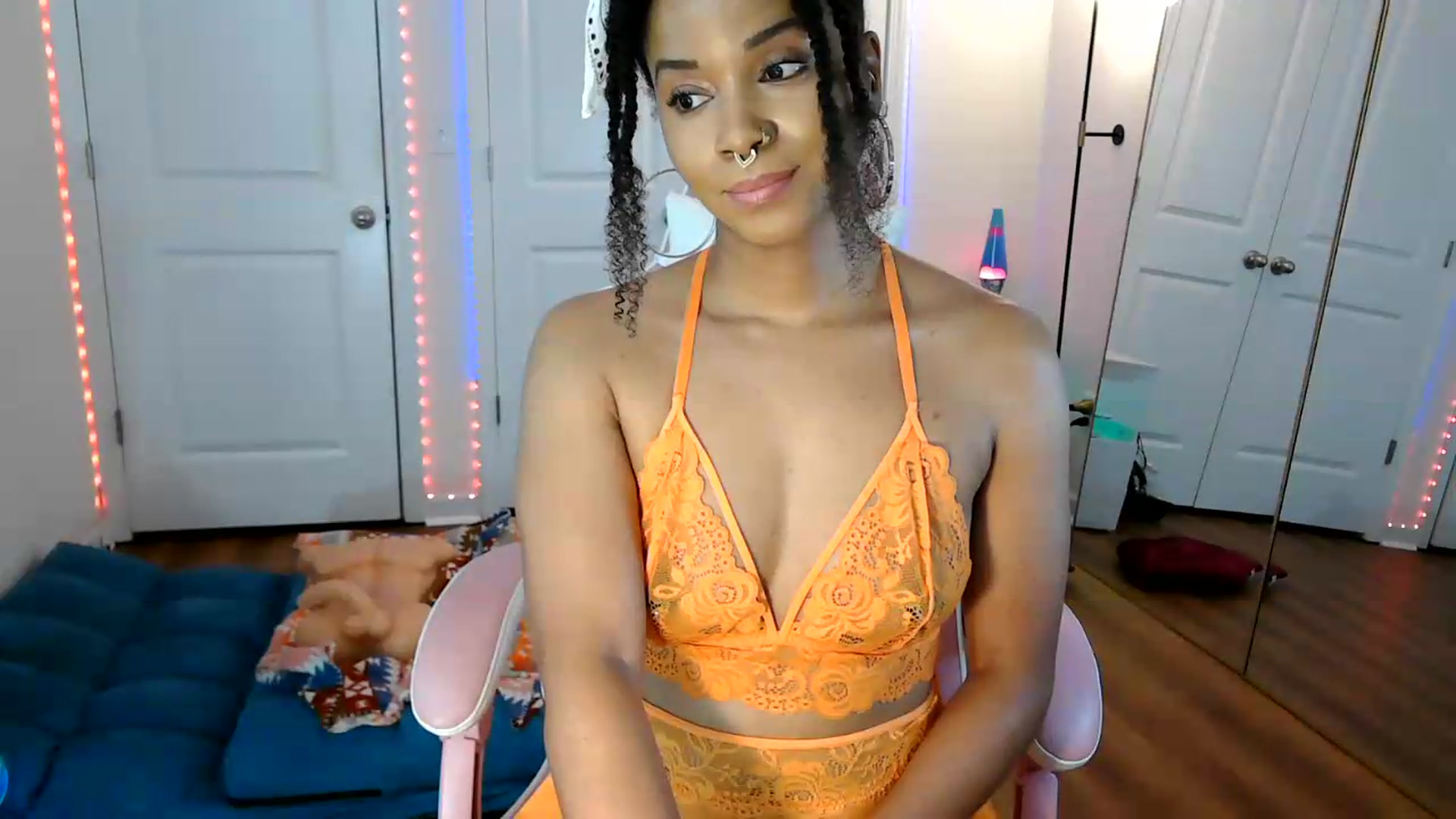 Gallery image thumbnail from Jazminefox's myfreecams stream on, 05/16/2026, 19:45 image 12 of 20