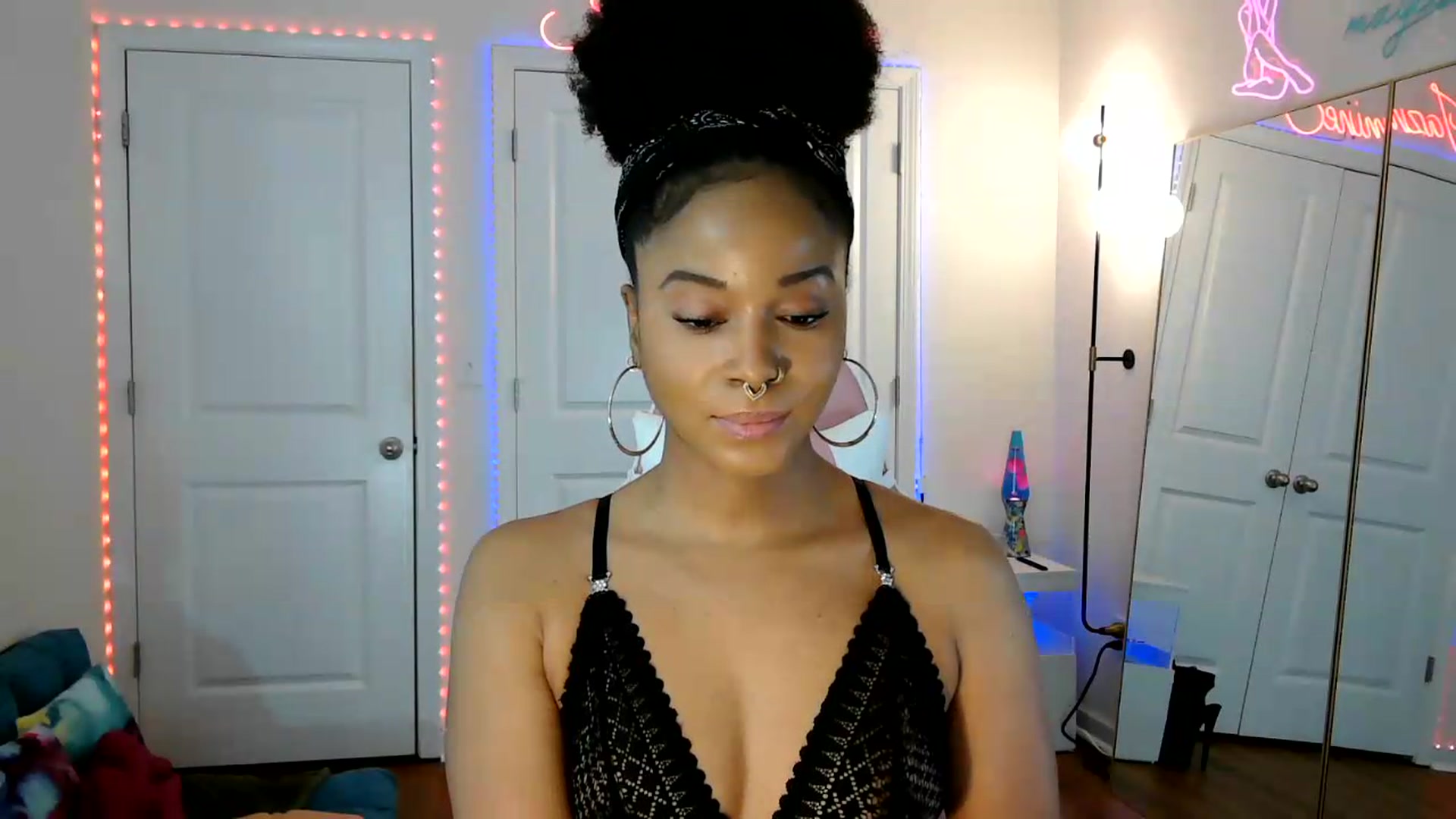 Gallery image thumbnail from Jazminefox's myfreecams stream on, 05/23/2026, 19:14 image 14 of 20