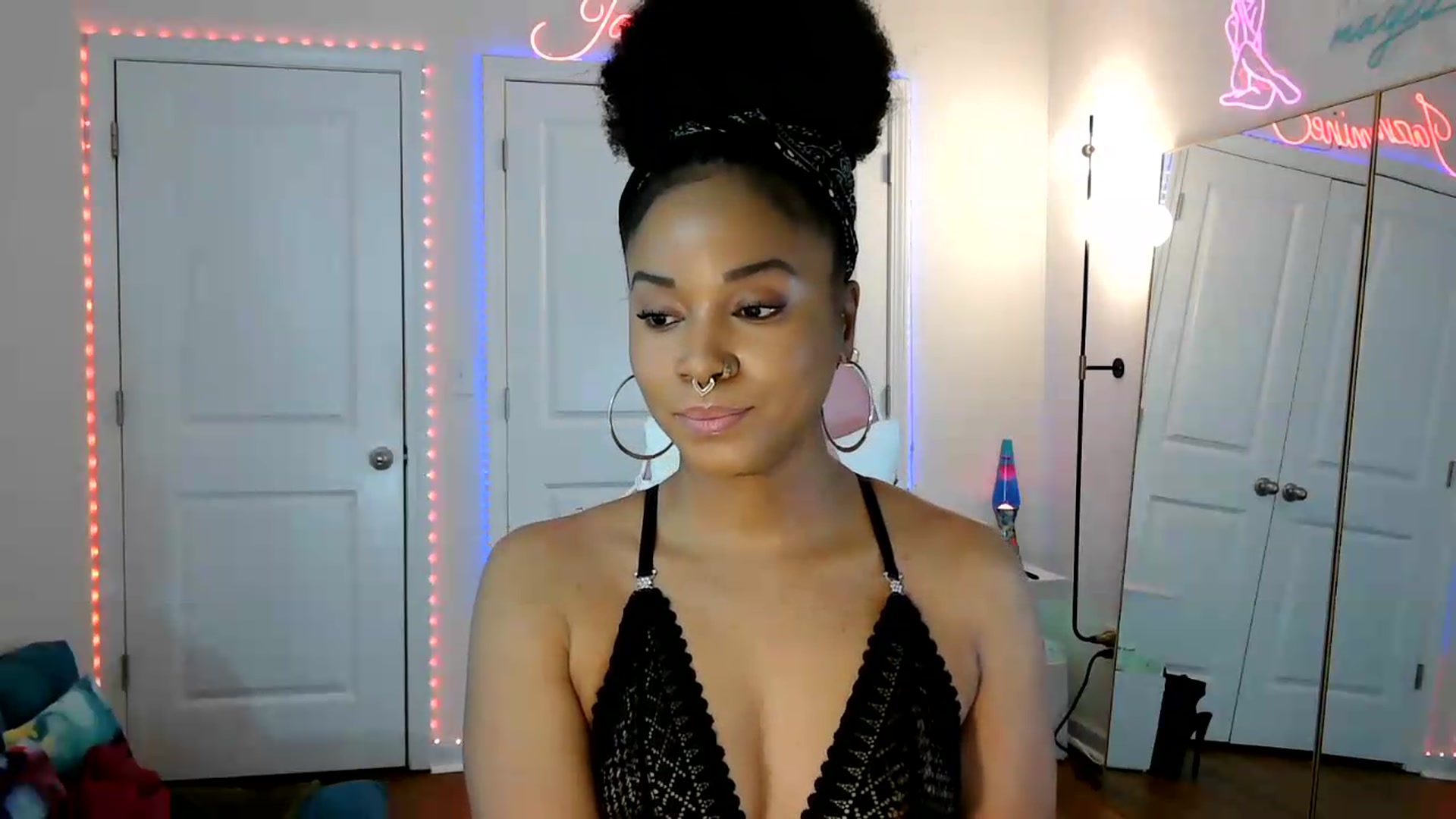 Gallery image thumbnail from Jazminefox's myfreecams stream on, 05/23/2026, 19:14 image 12 of 20