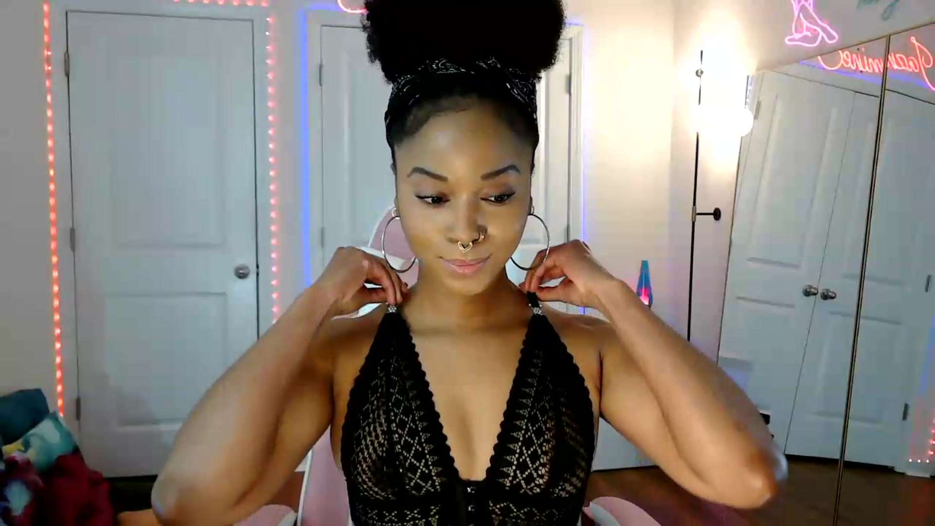 Gallery image thumbnail from Jazminefox's myfreecams stream on, 05/23/2026, 19:14 image 10 of 20