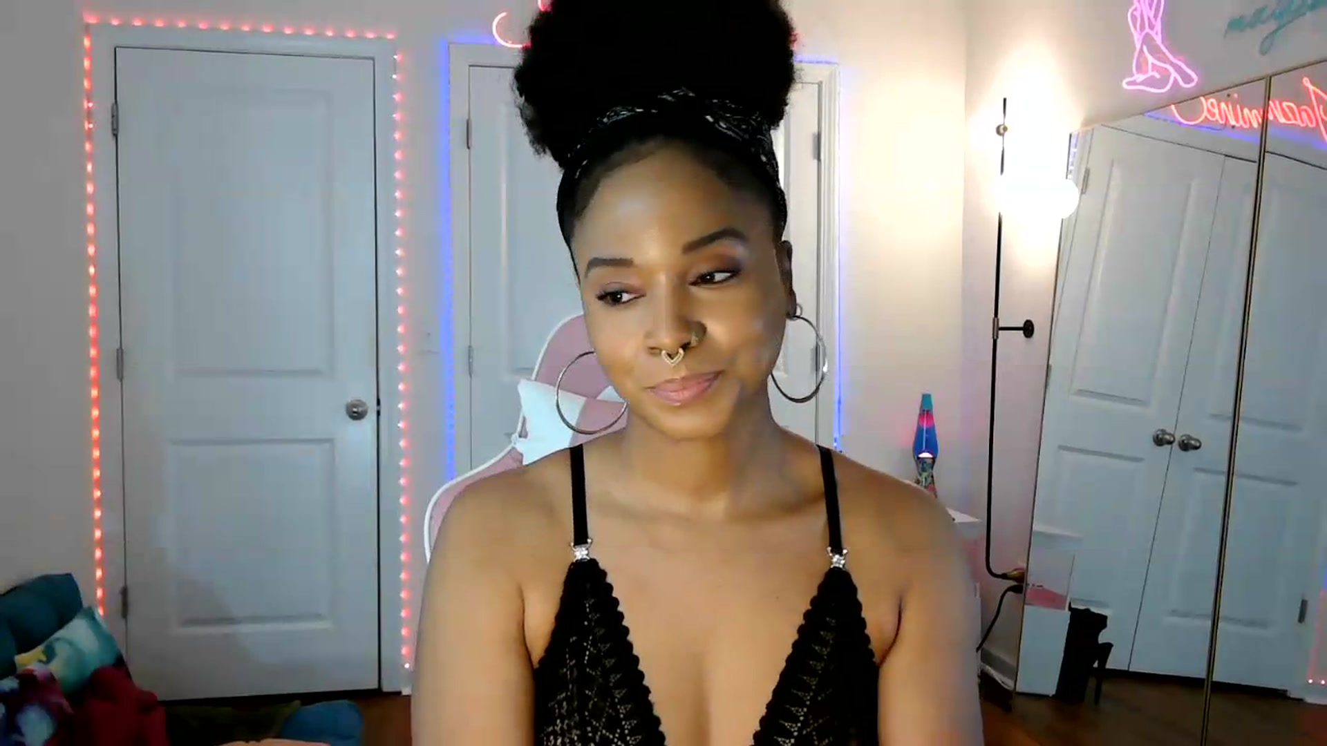 Gallery image thumbnail from Jazminefox's myfreecams stream on, 05/23/2026, 19:14 image 16 of 20
