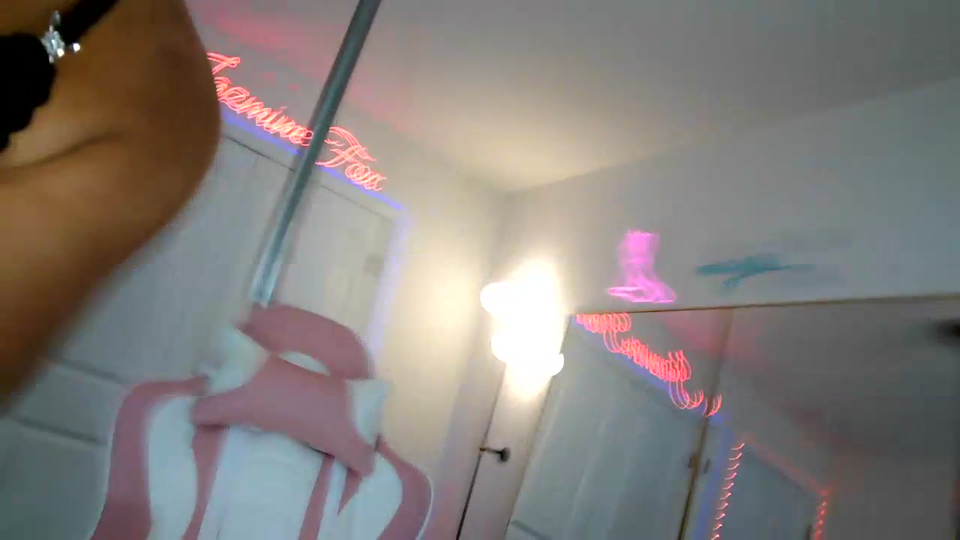 Gallery image thumbnail from Jazminefox's myfreecams stream on, 05/23/2026, 19:14 image 5 of 20