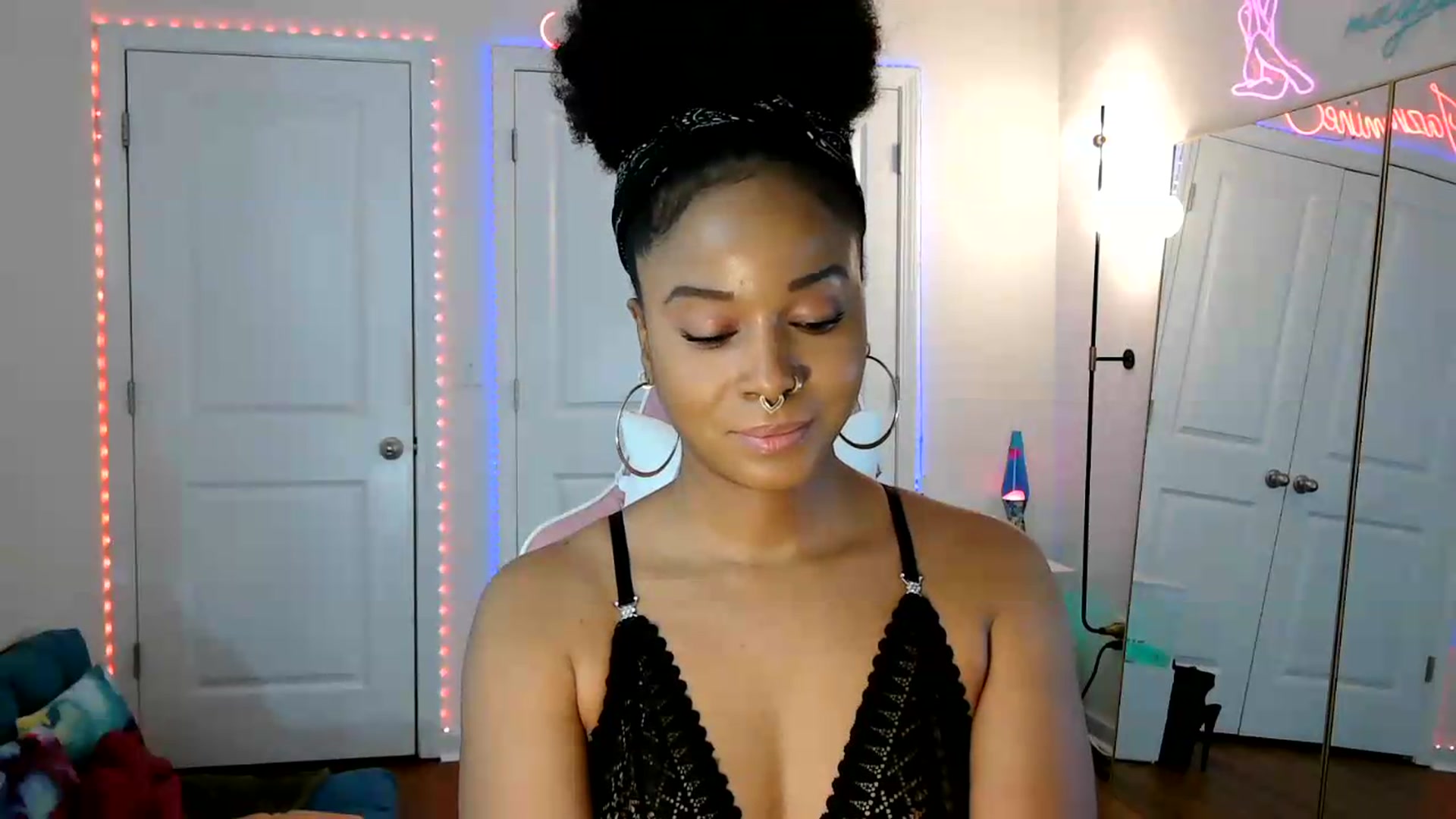 Gallery image thumbnail from Jazminefox's myfreecams stream on, 05/23/2026, 19:14 image 15 of 20
