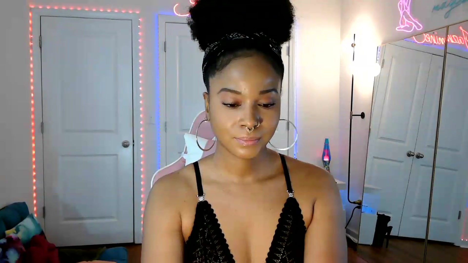 Gallery image thumbnail from Jazminefox's myfreecams stream on, 05/23/2026, 19:14 image 17 of 20