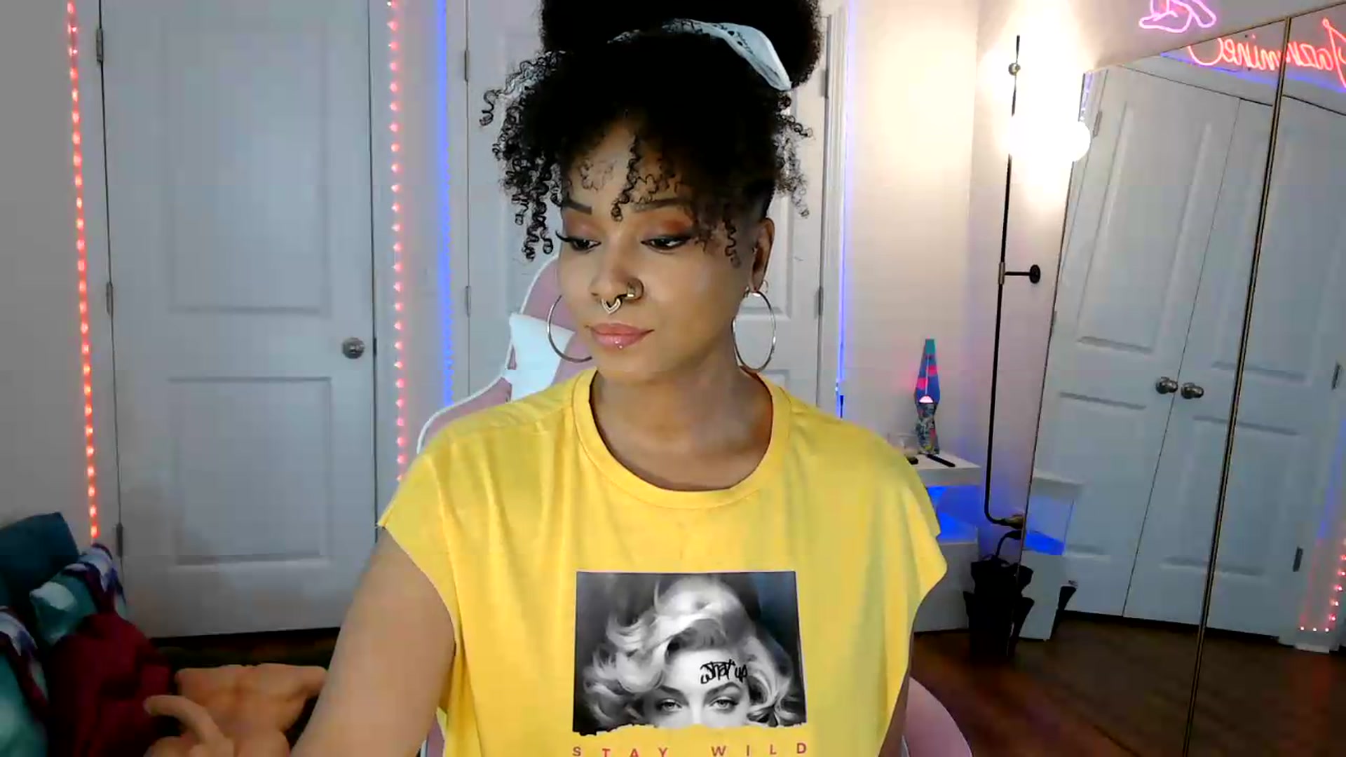 Gallery image thumbnail from Jazminefox's myfreecams stream on, 05/25/2026, 18:10 image 10 of 20