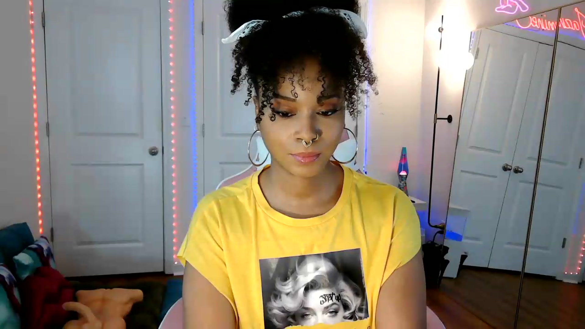 Gallery image thumbnail from Jazminefox's myfreecams stream on, 05/25/2026, 18:10 image 18 of 20