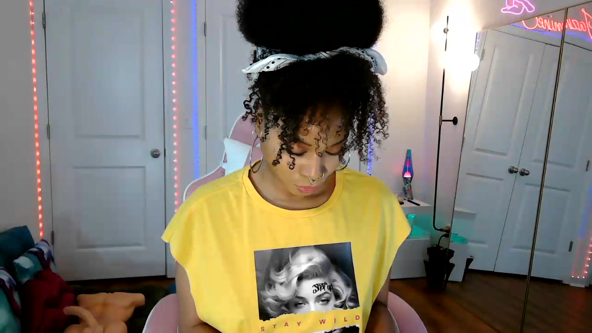 Gallery image thumbnail from Jazminefox's myfreecams stream on, 05/25/2026, 18:10 image 11 of 20