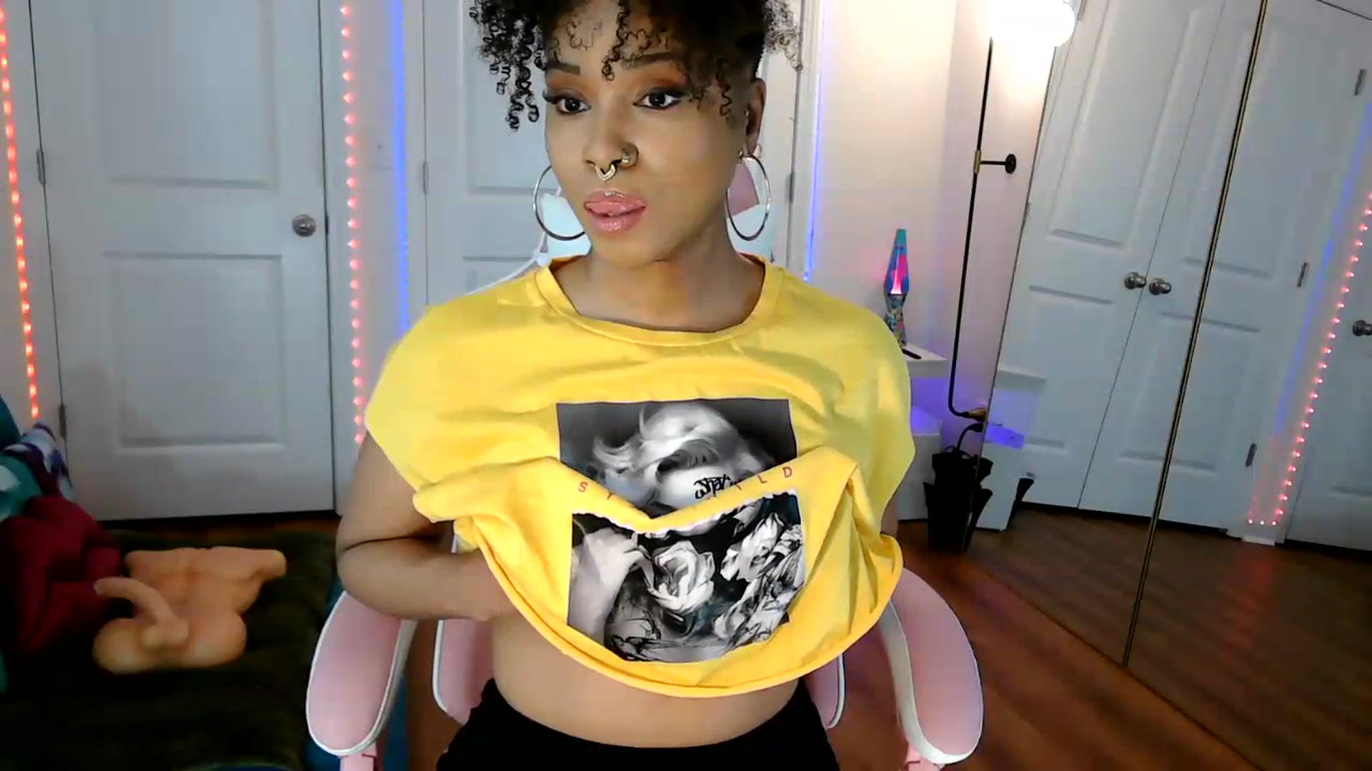 Gallery image thumbnail from Jazminefox's myfreecams stream on, 05/25/2026, 18:10 image 20 of 20