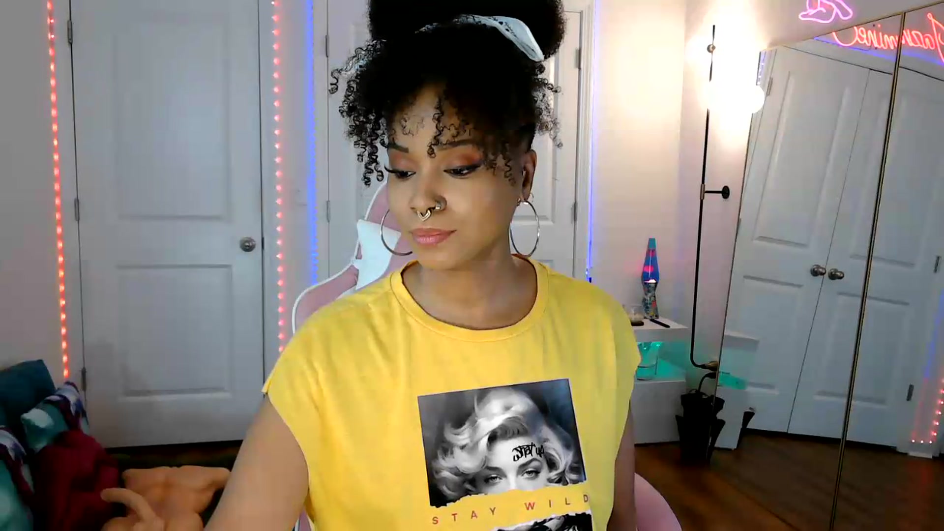 Gallery image thumbnail from Jazminefox's myfreecams stream on, 05/25/2026, 18:10 image 7 of 20