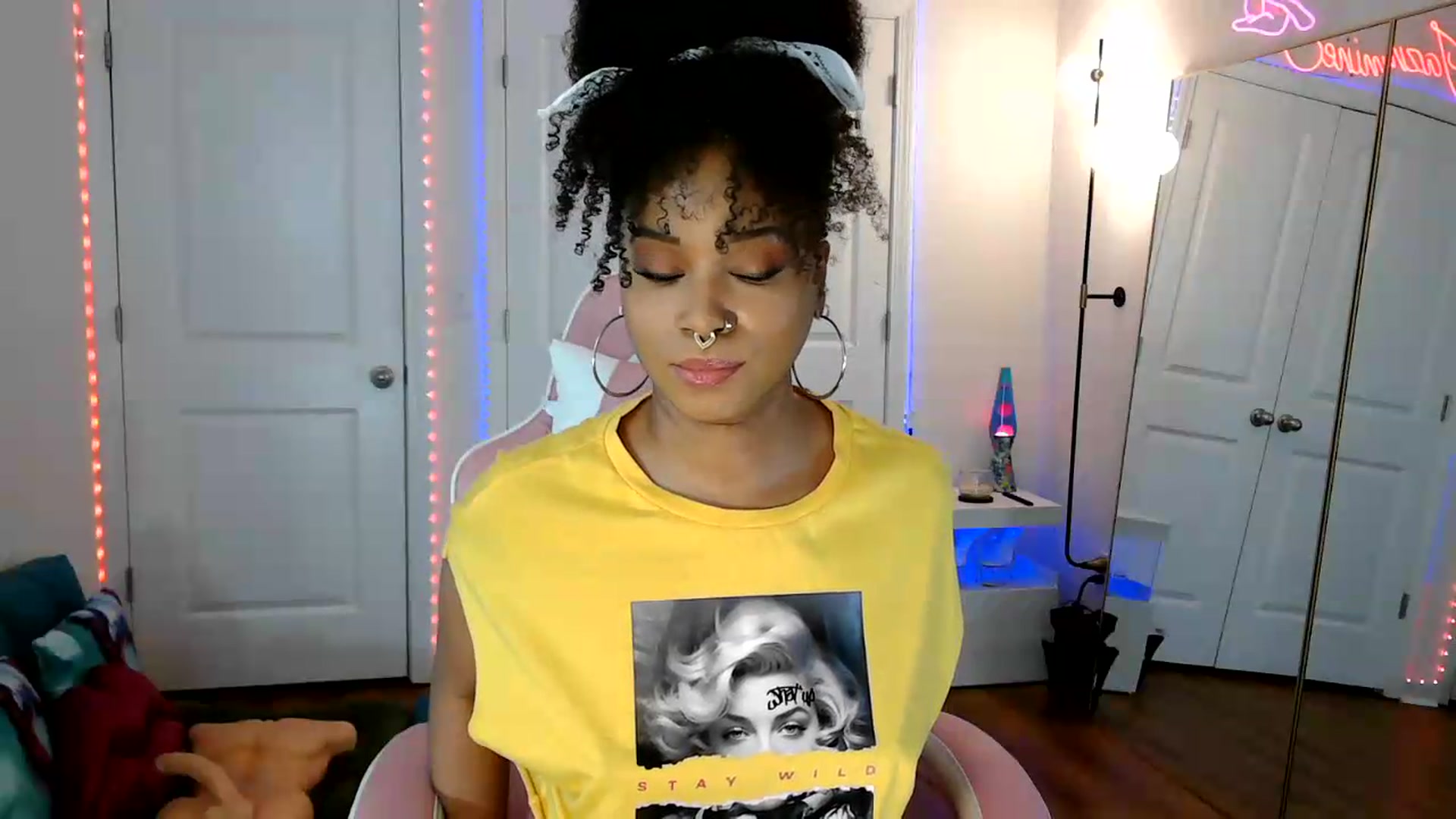 Gallery image thumbnail from Jazminefox's myfreecams stream on, 05/25/2026, 18:10 image 14 of 20
