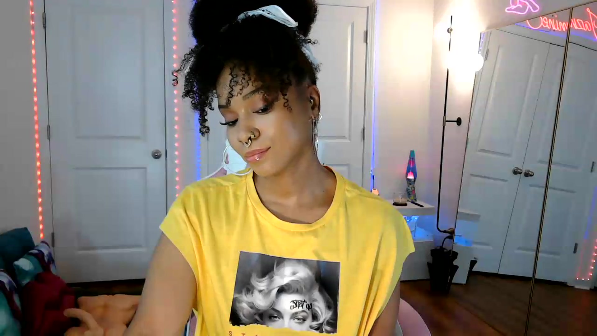 Gallery image thumbnail from Jazminefox's myfreecams stream on, 05/25/2026, 18:10 image 8 of 20