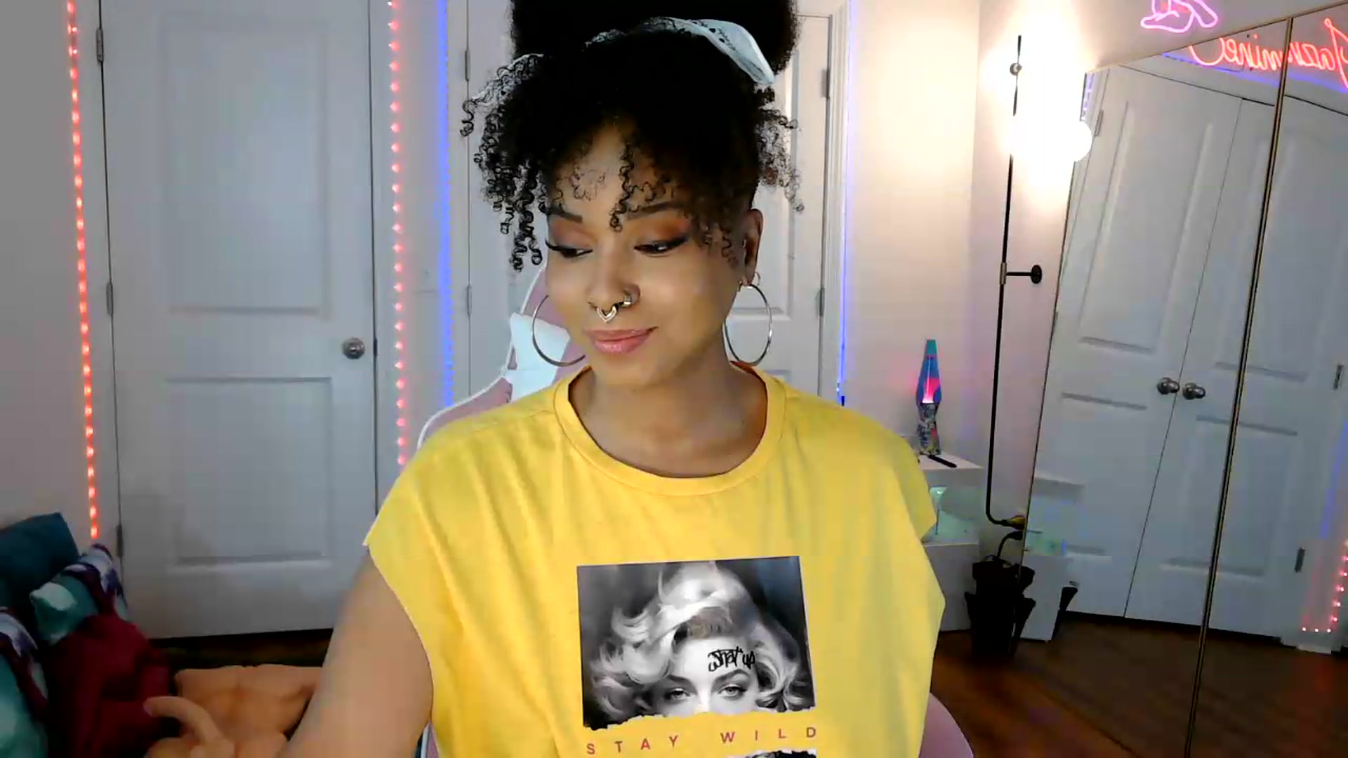 Gallery image thumbnail from Jazminefox's myfreecams stream on, 05/25/2026, 18:10 image 6 of 20