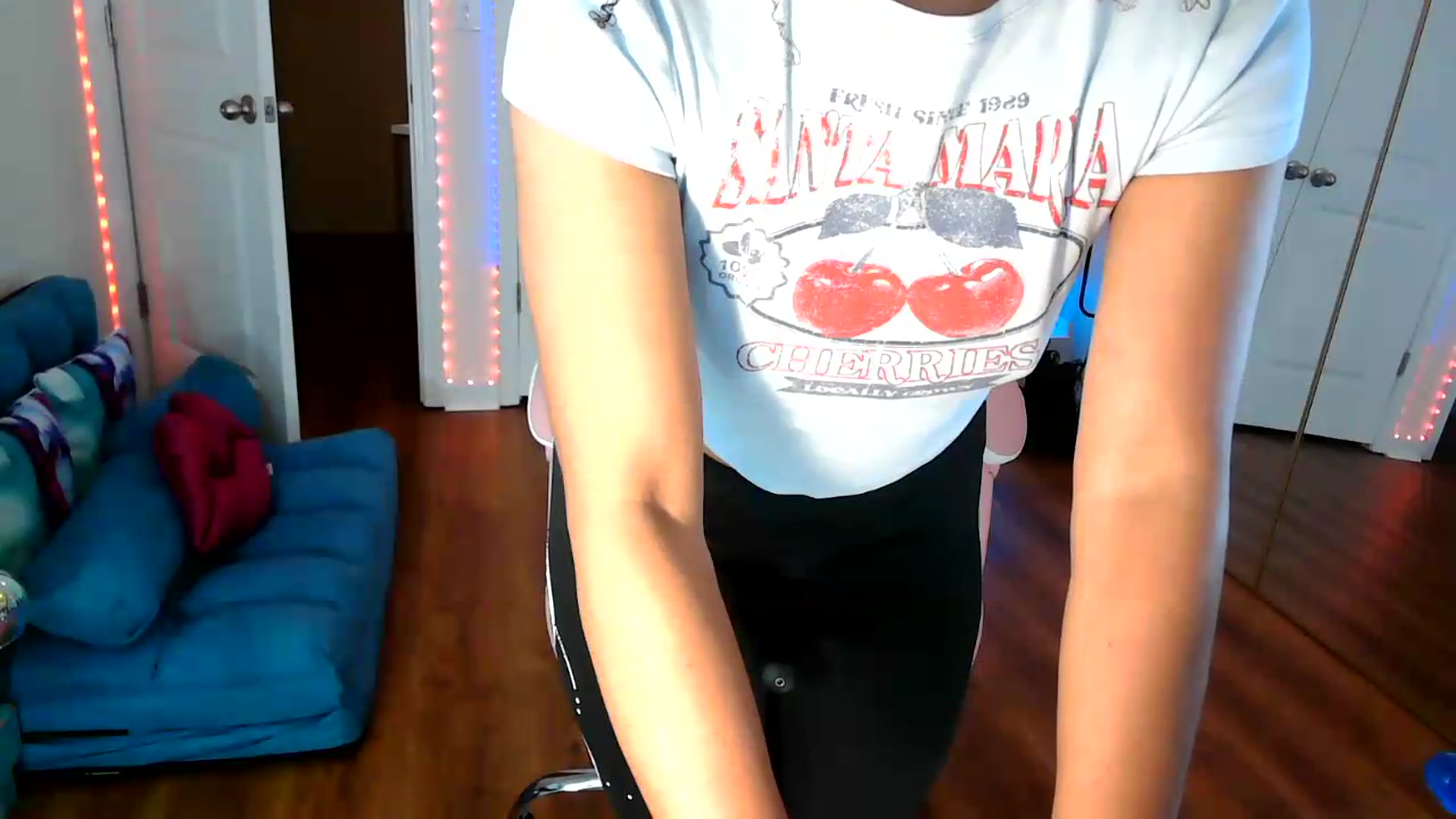 Gallery image thumbnail from Jazminefox's myfreecams stream on, 06/16/2026, 16:00 image 19 of 20