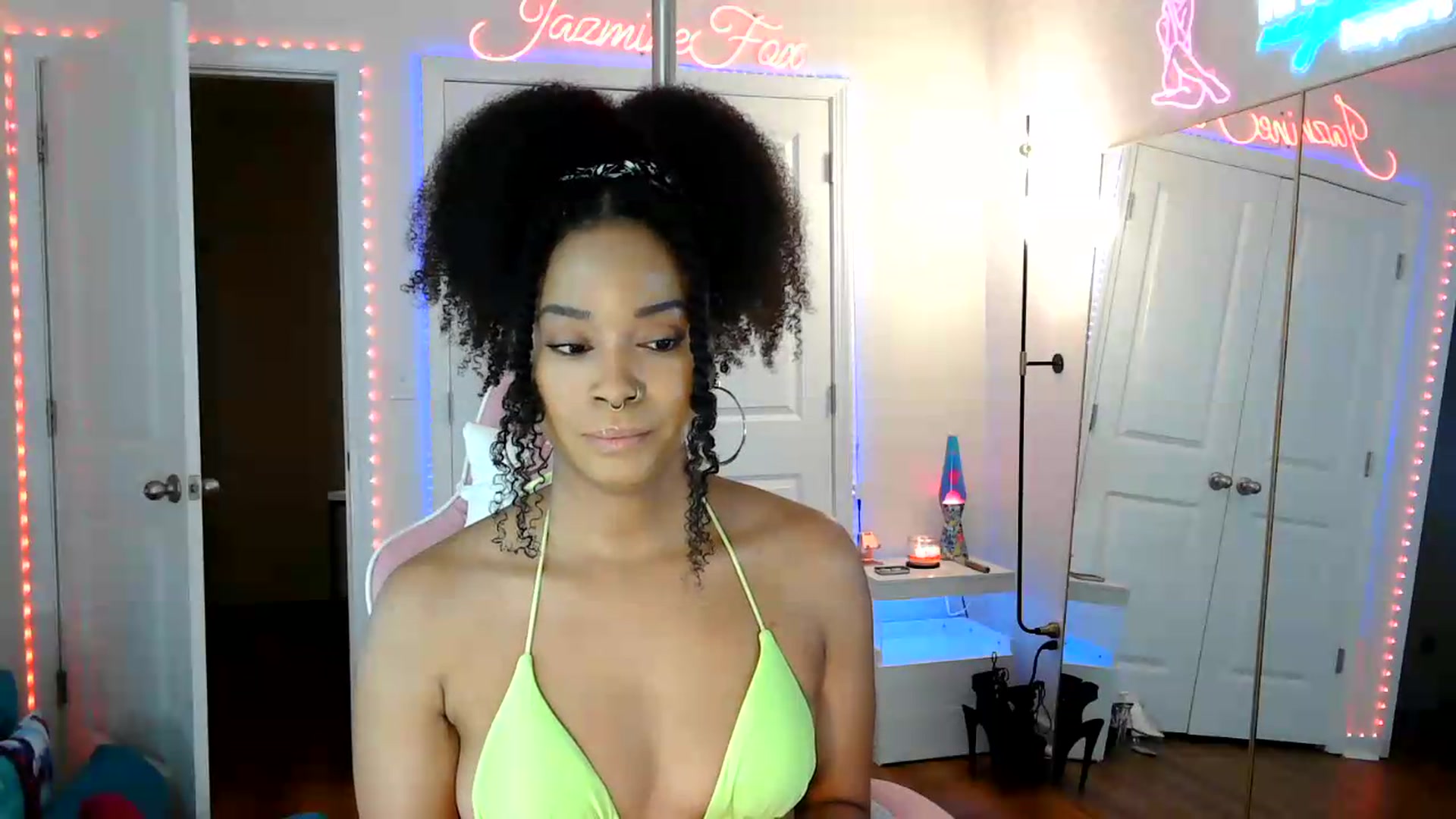 Gallery image thumbnail from Jazminefox's myfreecams stream on, 06/18/2026, 19:58 image 11 of 20