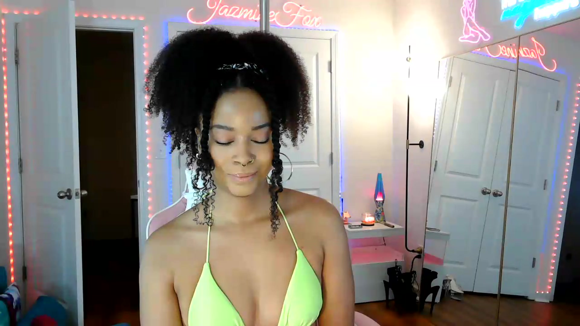 Gallery image thumbnail from Jazminefox's myfreecams stream on, 06/18/2026, 19:58 image 12 of 20