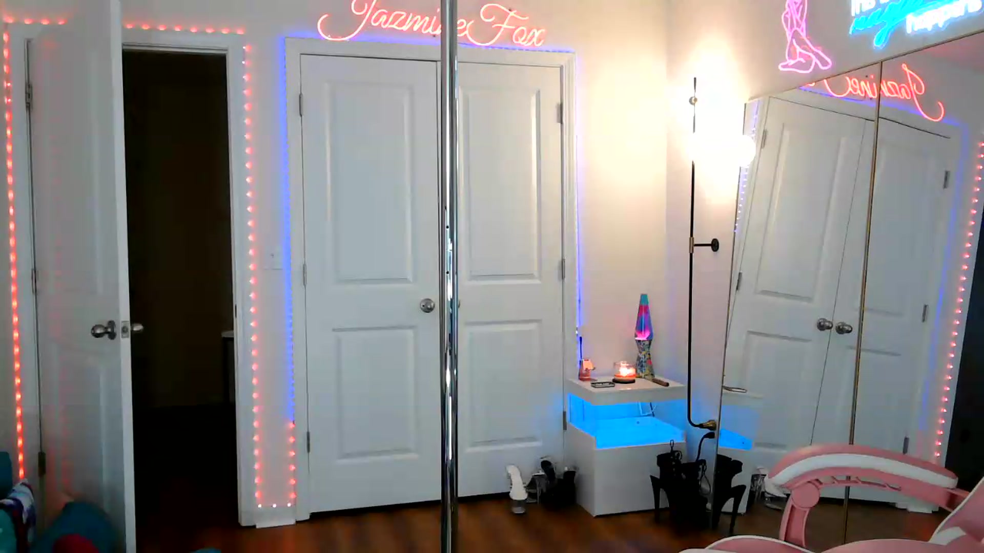 Gallery image thumbnail from Jazminefox's myfreecams stream on, 06/18/2026, 19:58 image 5 of 20