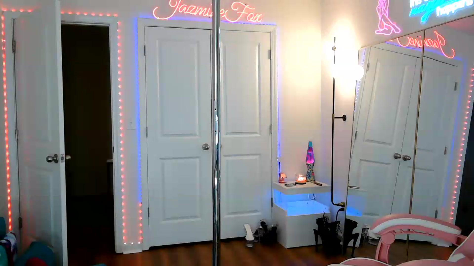 Gallery image thumbnail from Jazminefox's myfreecams stream on, 06/18/2026, 19:58 image 6 of 20