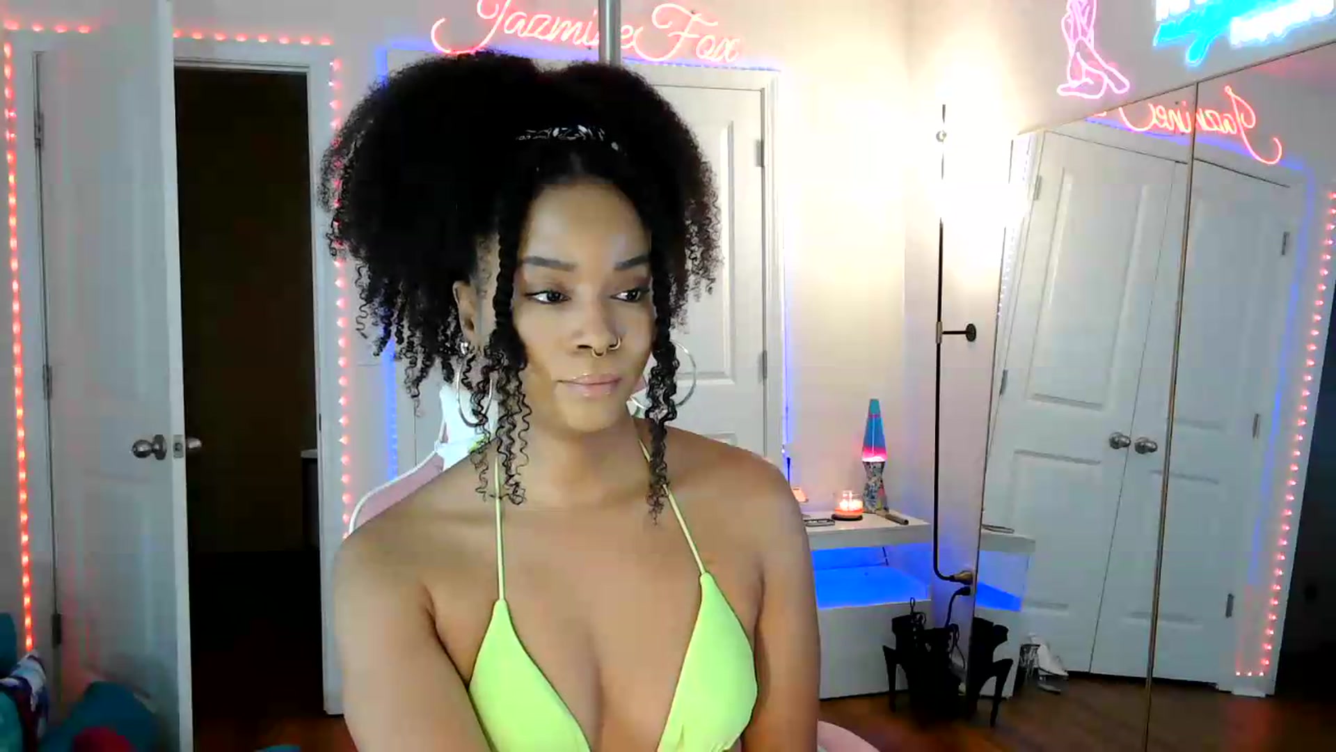 Gallery image thumbnail from Jazminefox's myfreecams stream on, 06/18/2026, 19:58 image 8 of 20