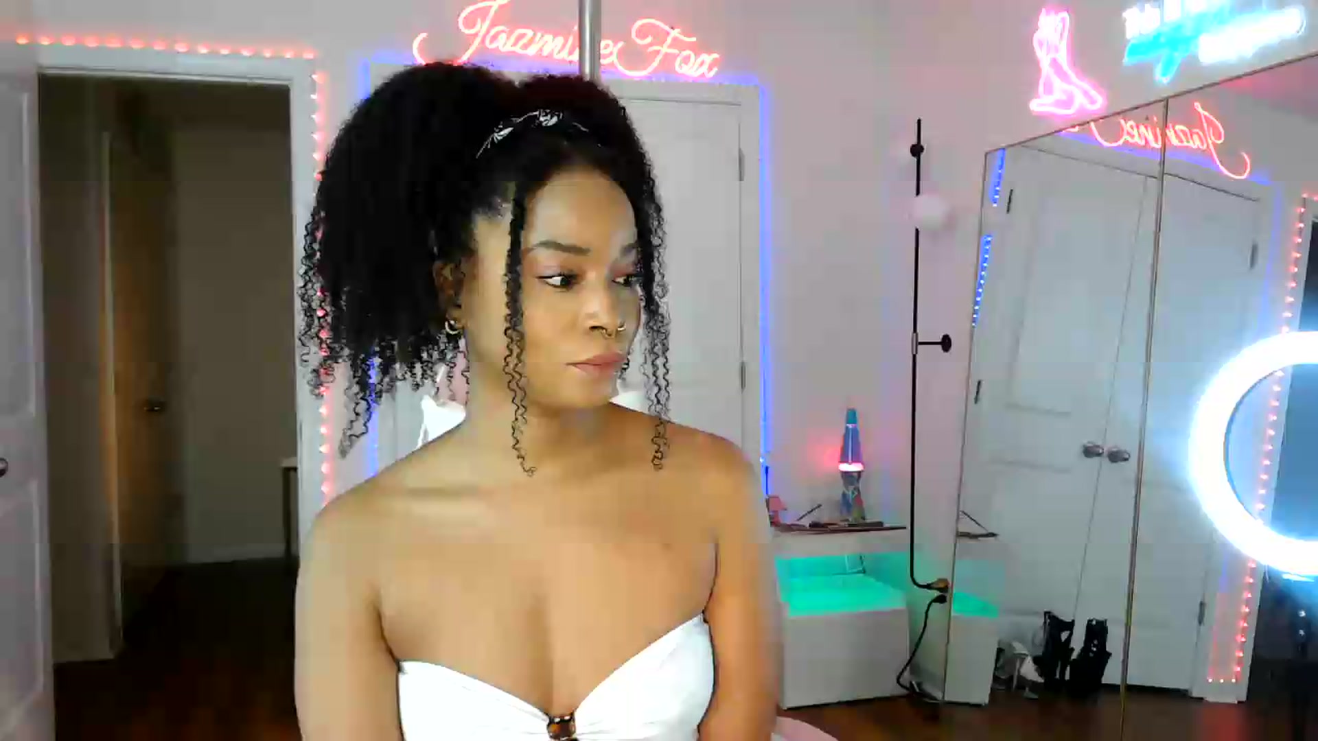 Gallery image thumbnail from Jazminefox's myfreecams stream on, 06/20/2026, 15:01 image 11 of 20
