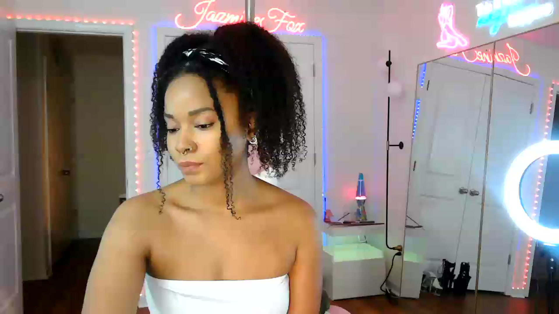 Gallery image thumbnail from Jazminefox's myfreecams stream on, 06/20/2026, 15:01 image 3 of 20