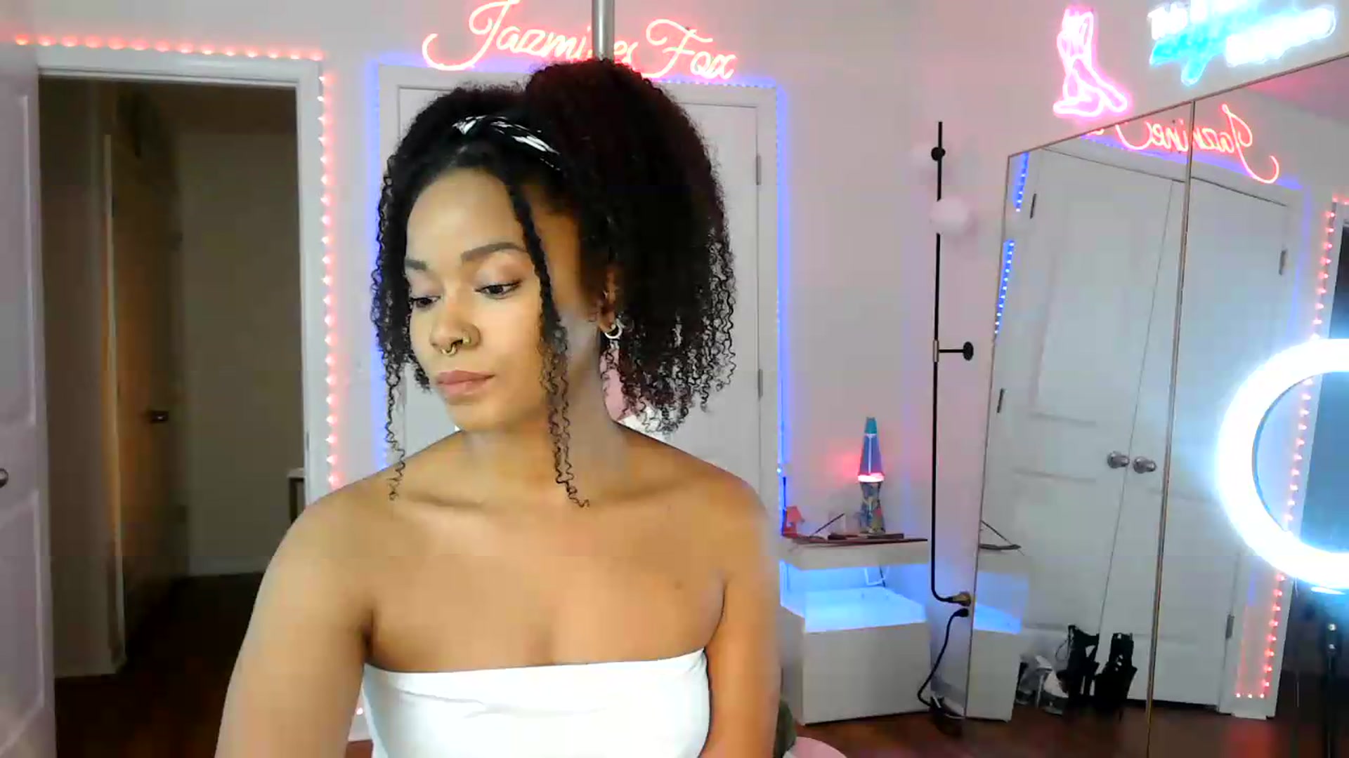 Gallery image thumbnail from Jazminefox's myfreecams stream on, 06/20/2026, 15:01 image 2 of 20