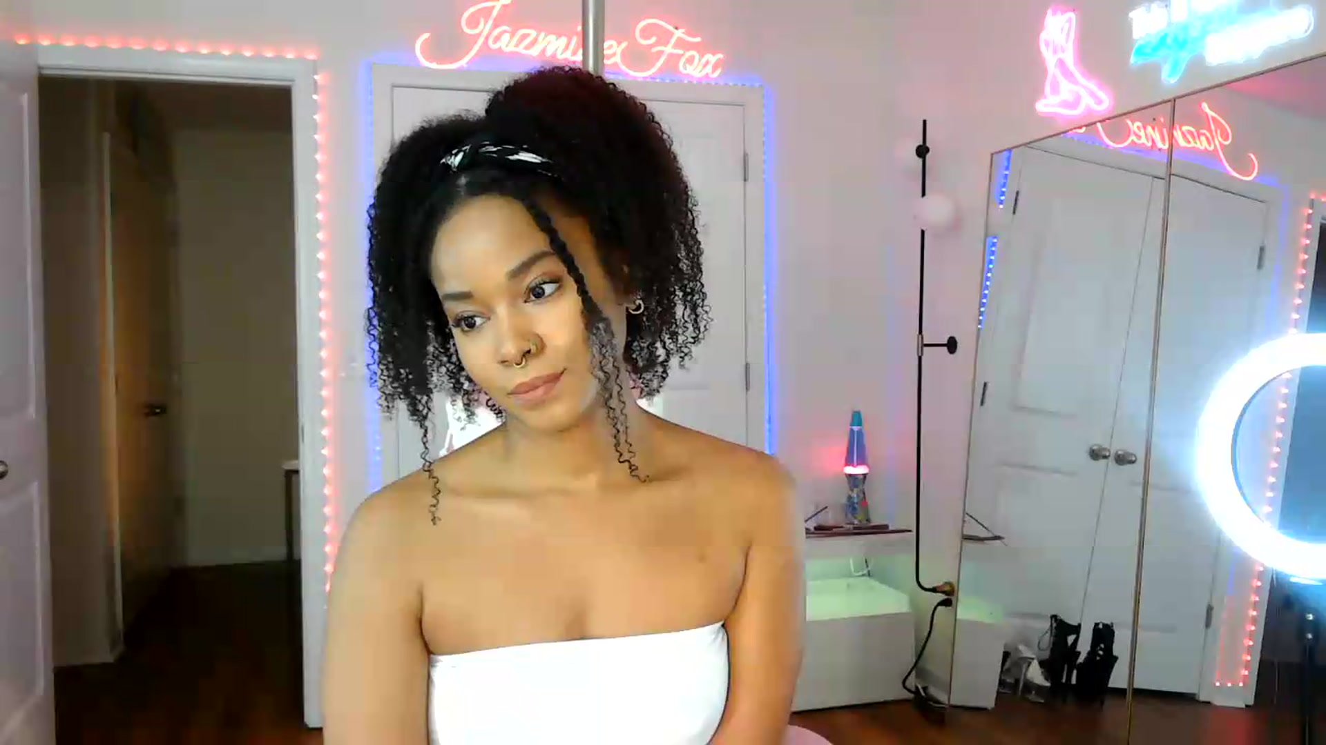 Gallery image thumbnail from Jazminefox's myfreecams stream on, 06/20/2026, 15:01 image 8 of 20