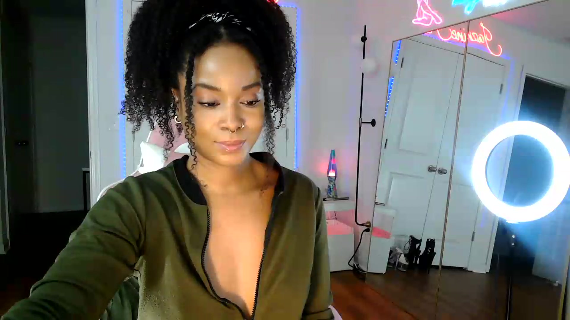 Gallery image thumbnail from Jazminefox's myfreecams stream on, 06/20/2026, 22:04 image 11 of 20