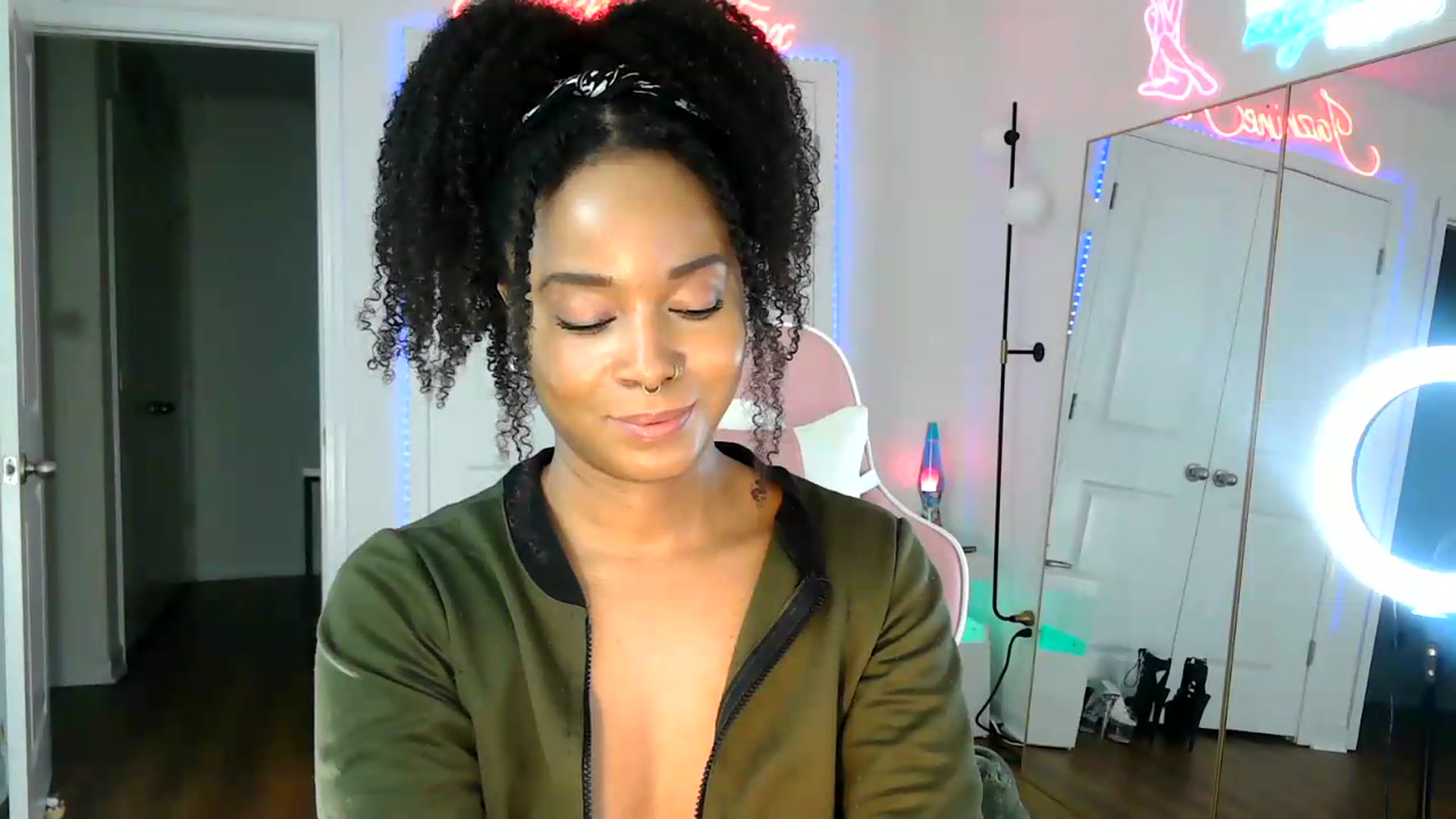 Gallery image thumbnail from Jazminefox's myfreecams stream on, 06/20/2026, 22:04 image 18 of 20