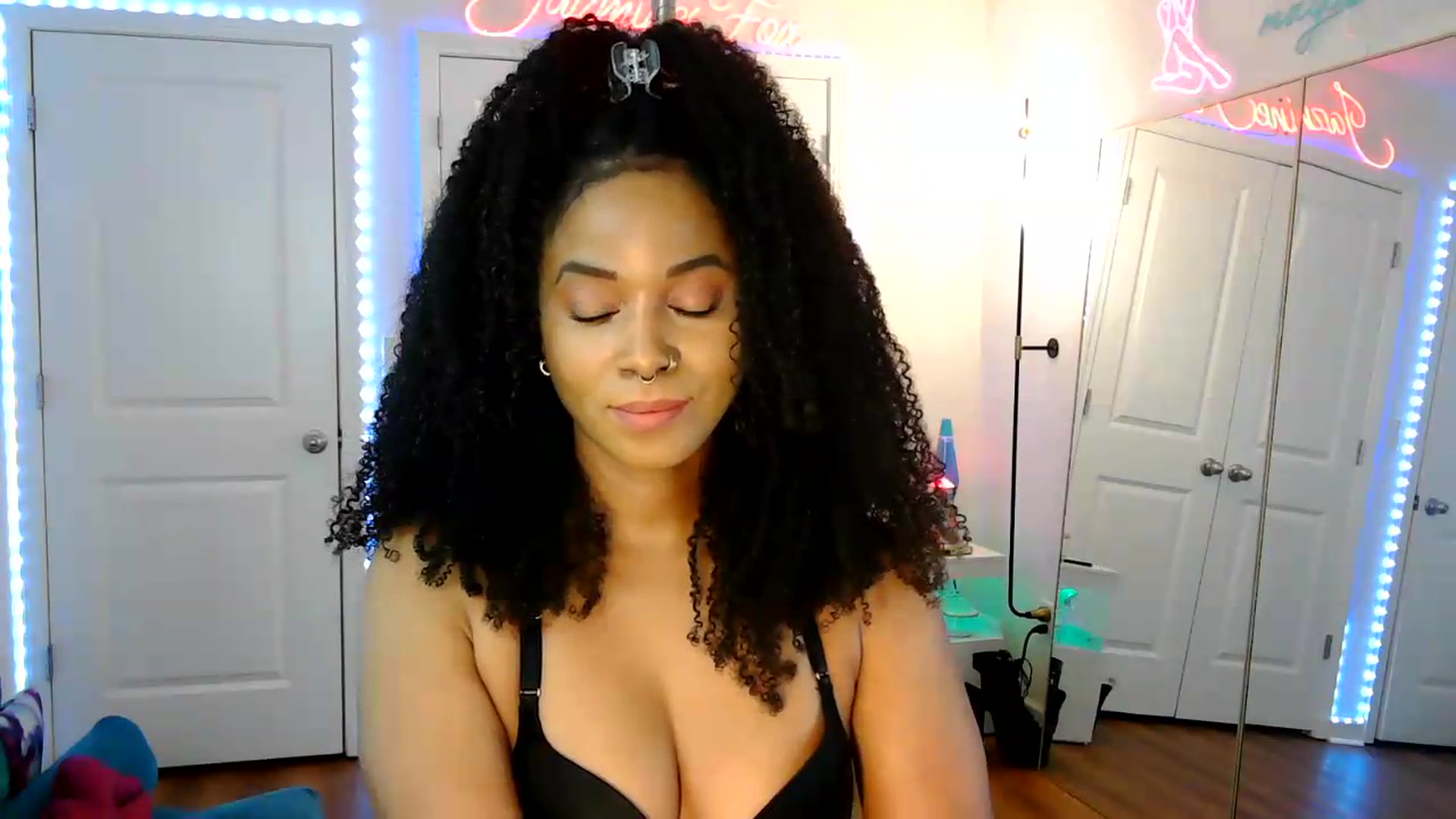 Gallery image thumbnail from Jazminefox's myfreecams stream on, 07/01/2026, 18:27 image 9 of 20
